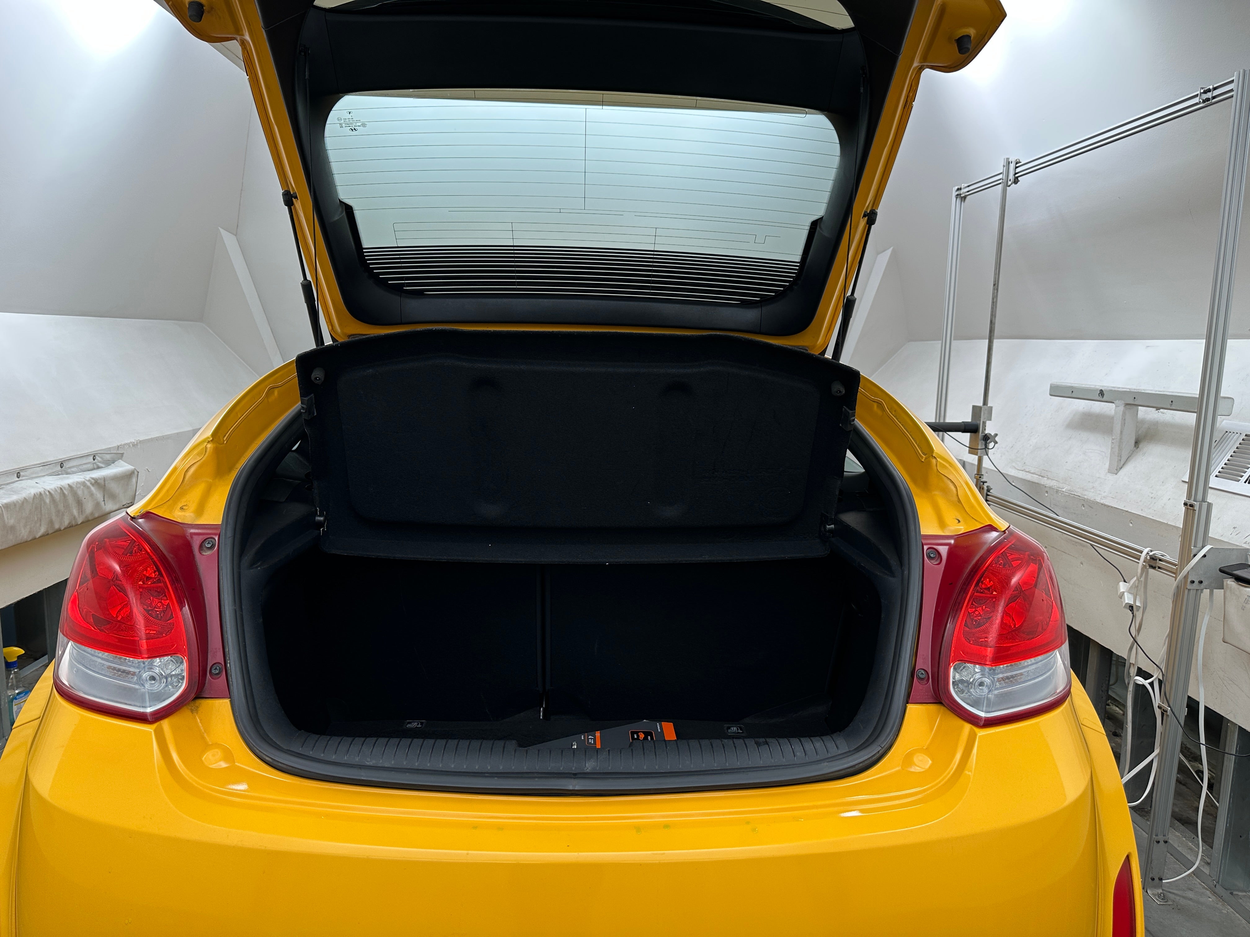 2017 Hyundai Veloster Base 6
