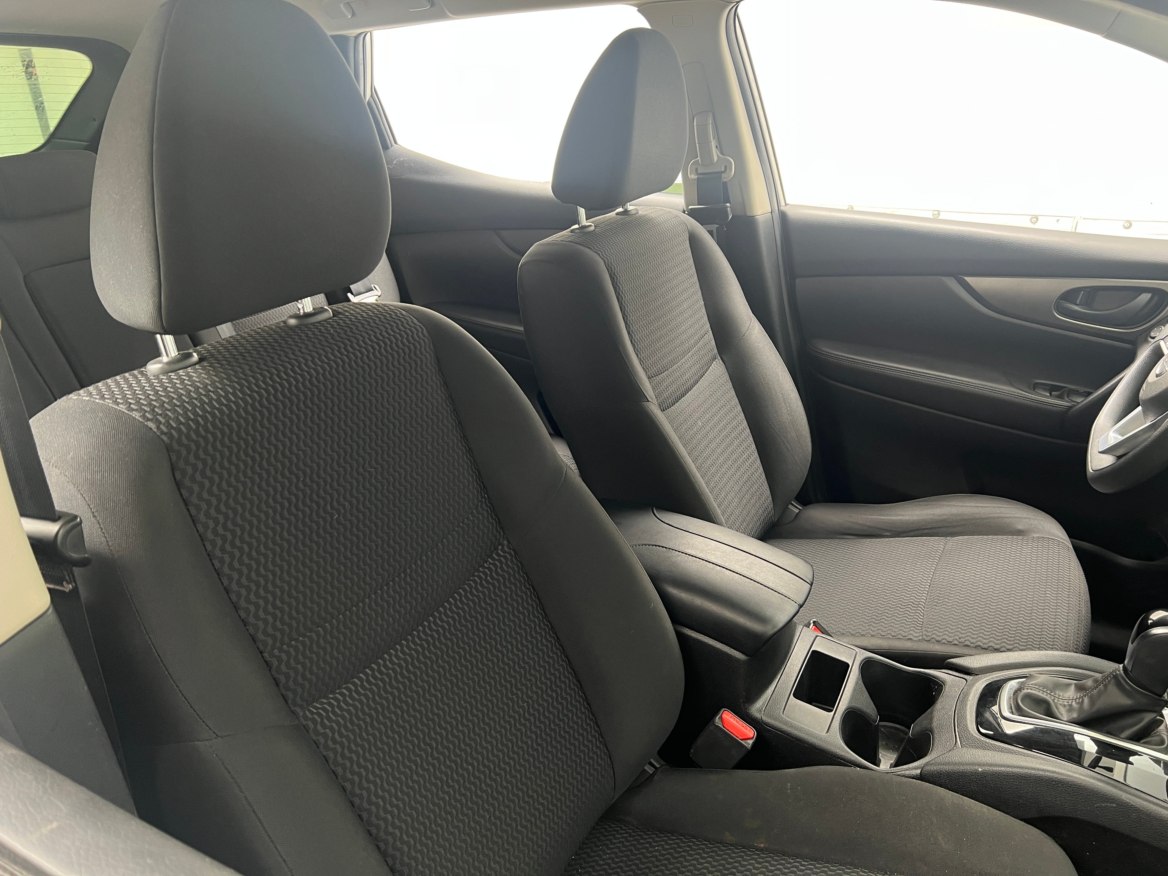 2017 Nissan Rogue Sport S 2