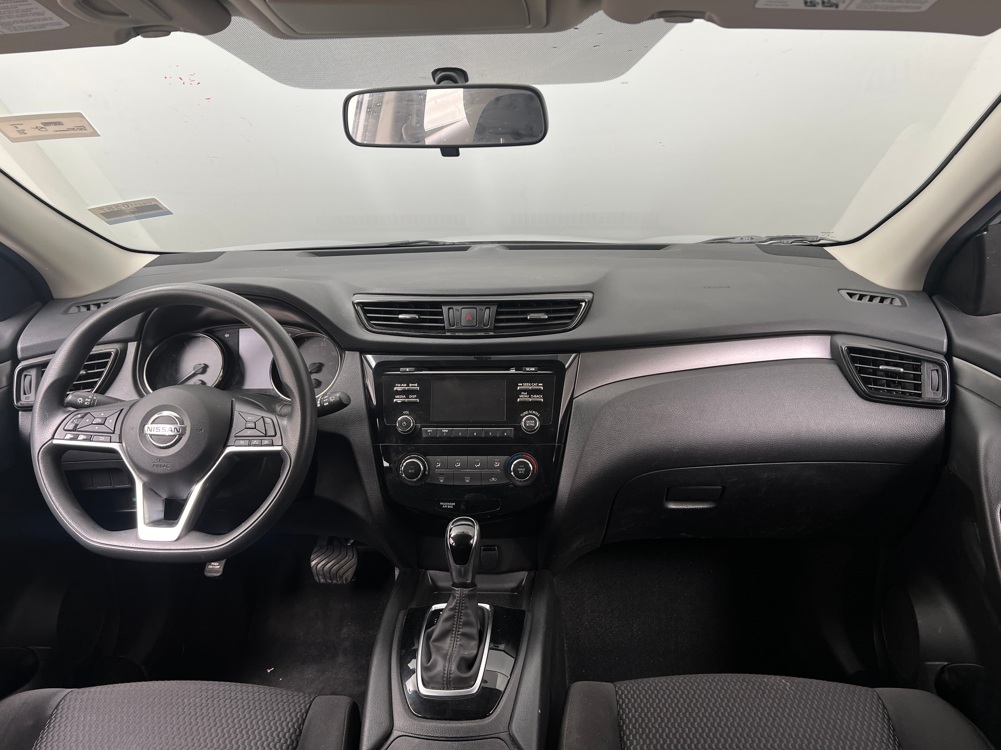 2017 Nissan Rogue Sport S 3