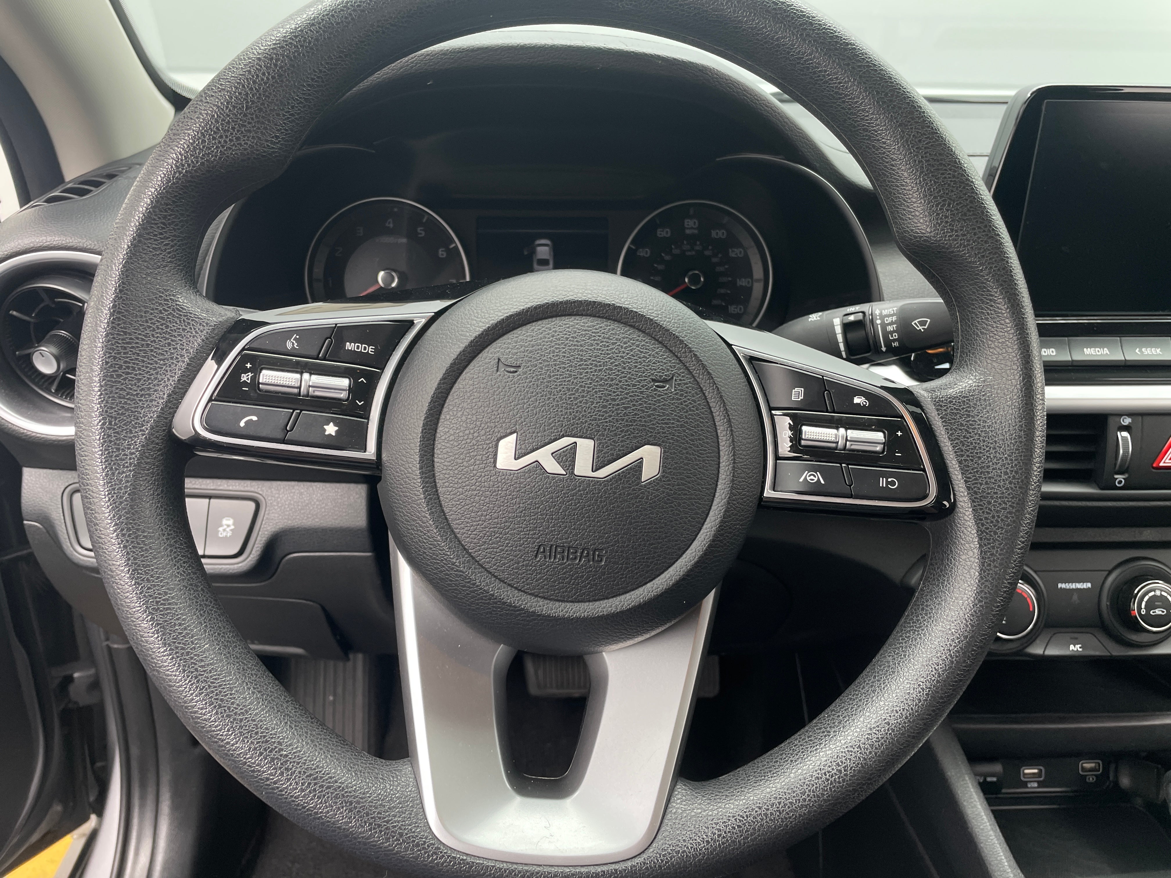 2024 Kia Forte LXS 5