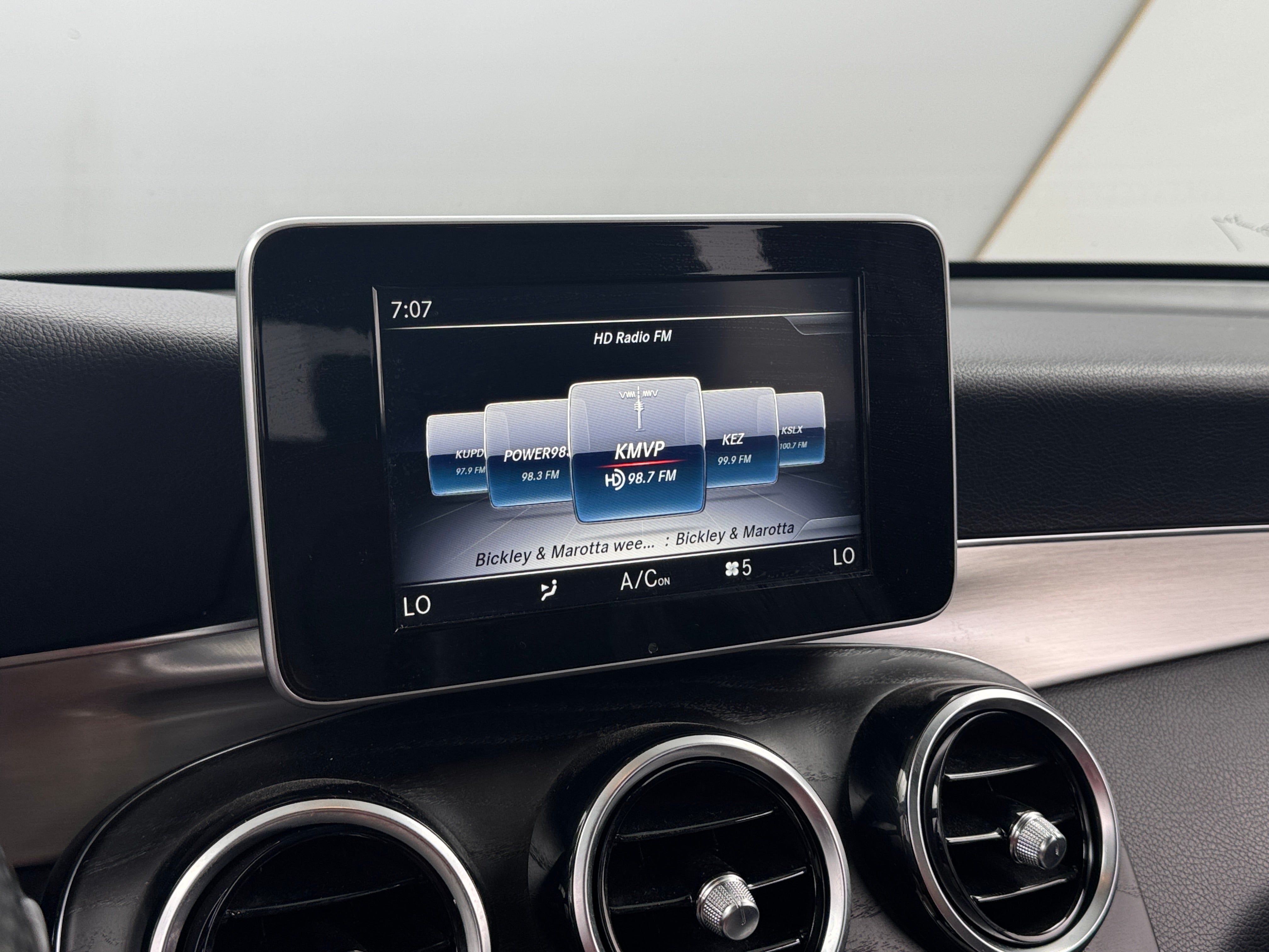 2019 Mercedes-Benz GLC 350 3