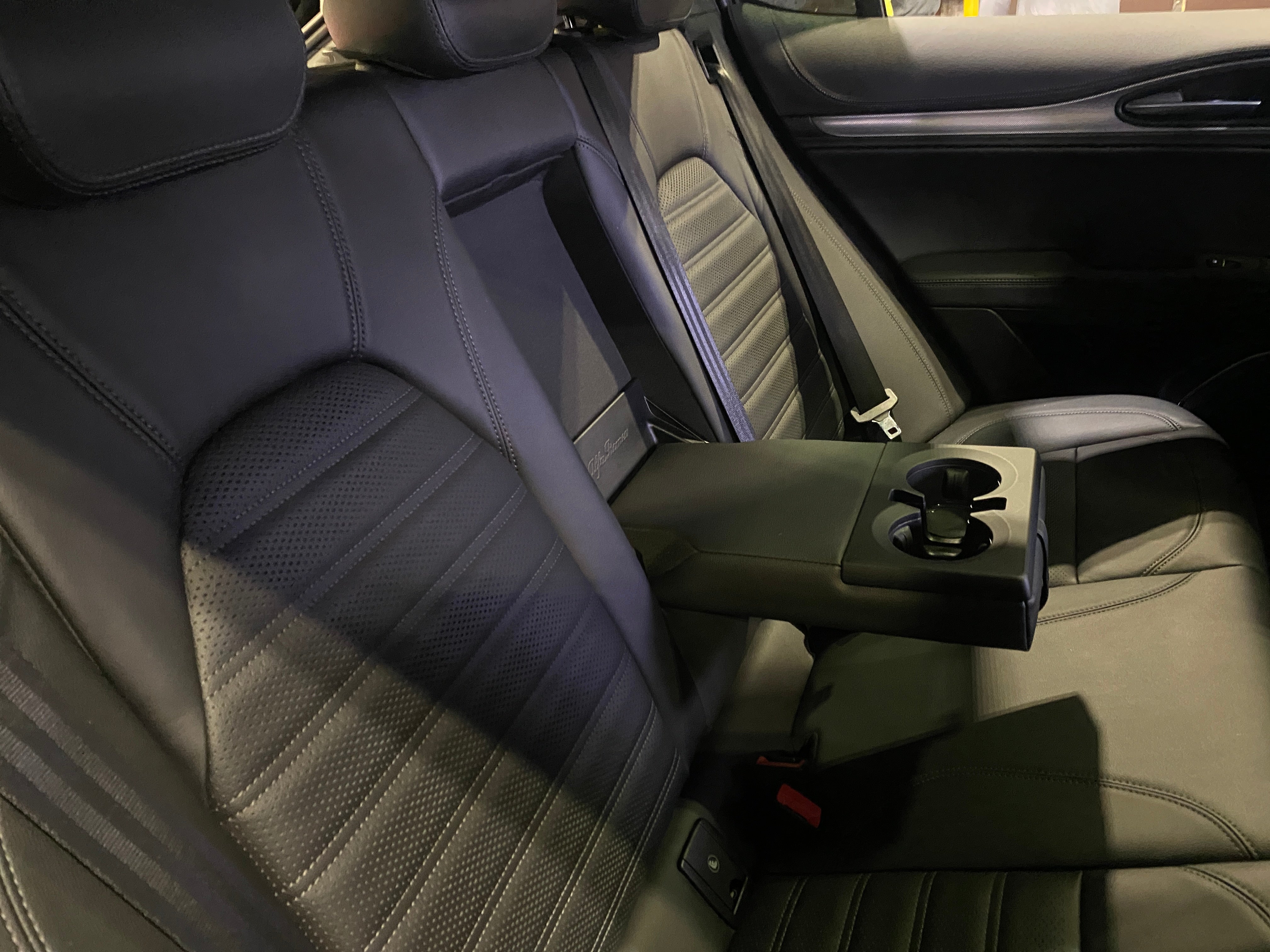2022 Alfa Romeo Stelvio Ti 5