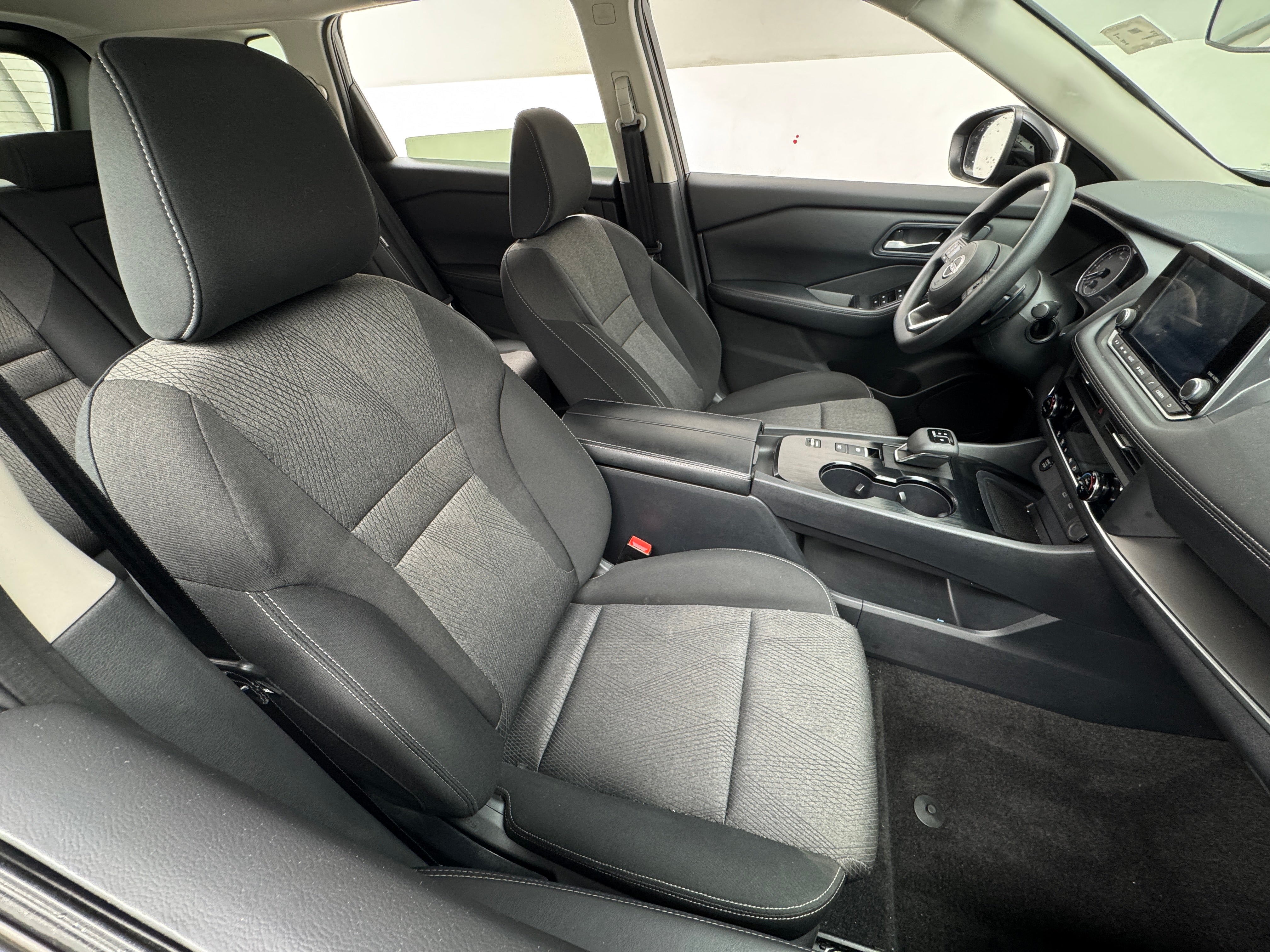 2024 Nissan Rogue SV 2