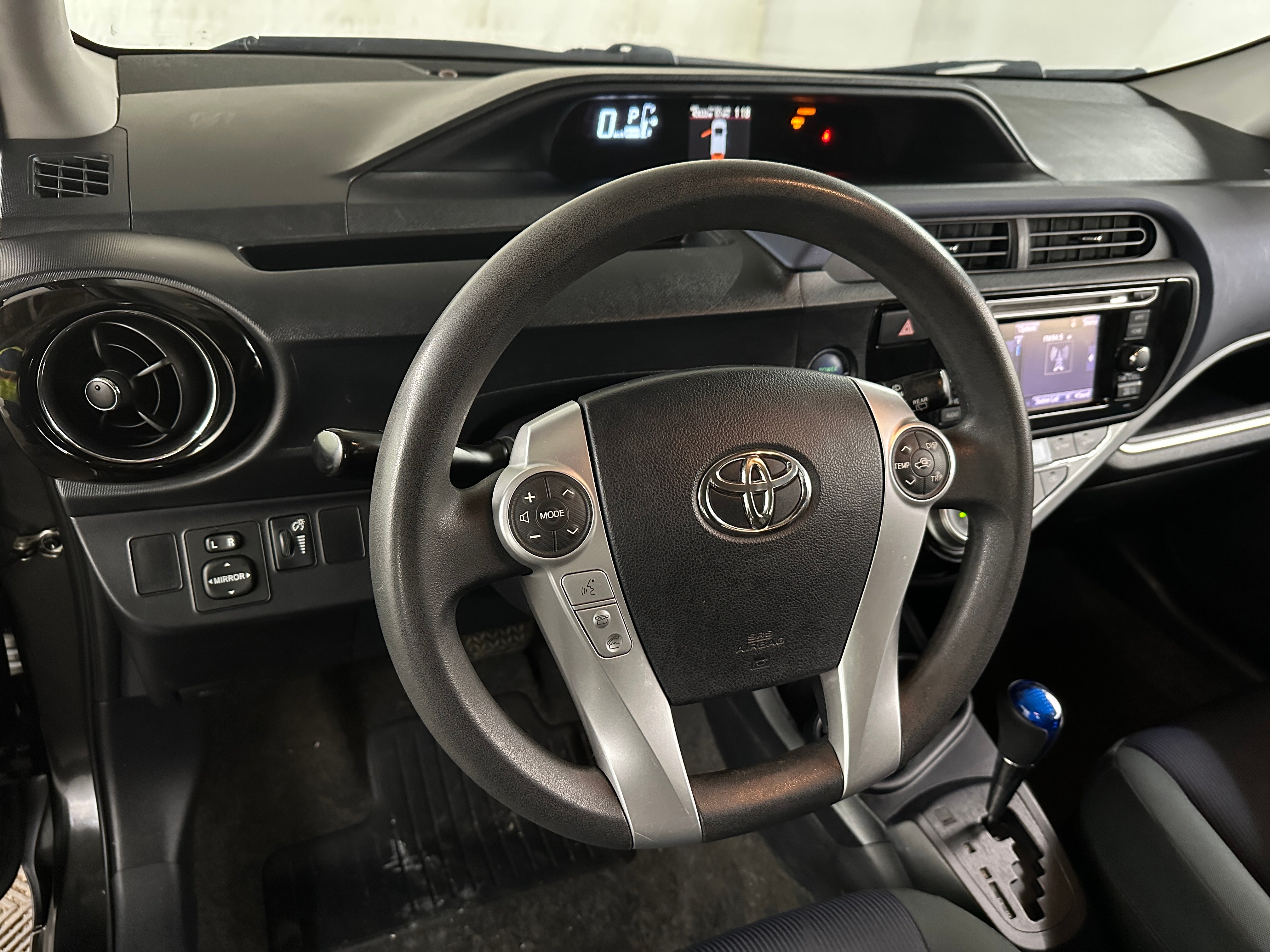2015 Toyota Prius c Three 5