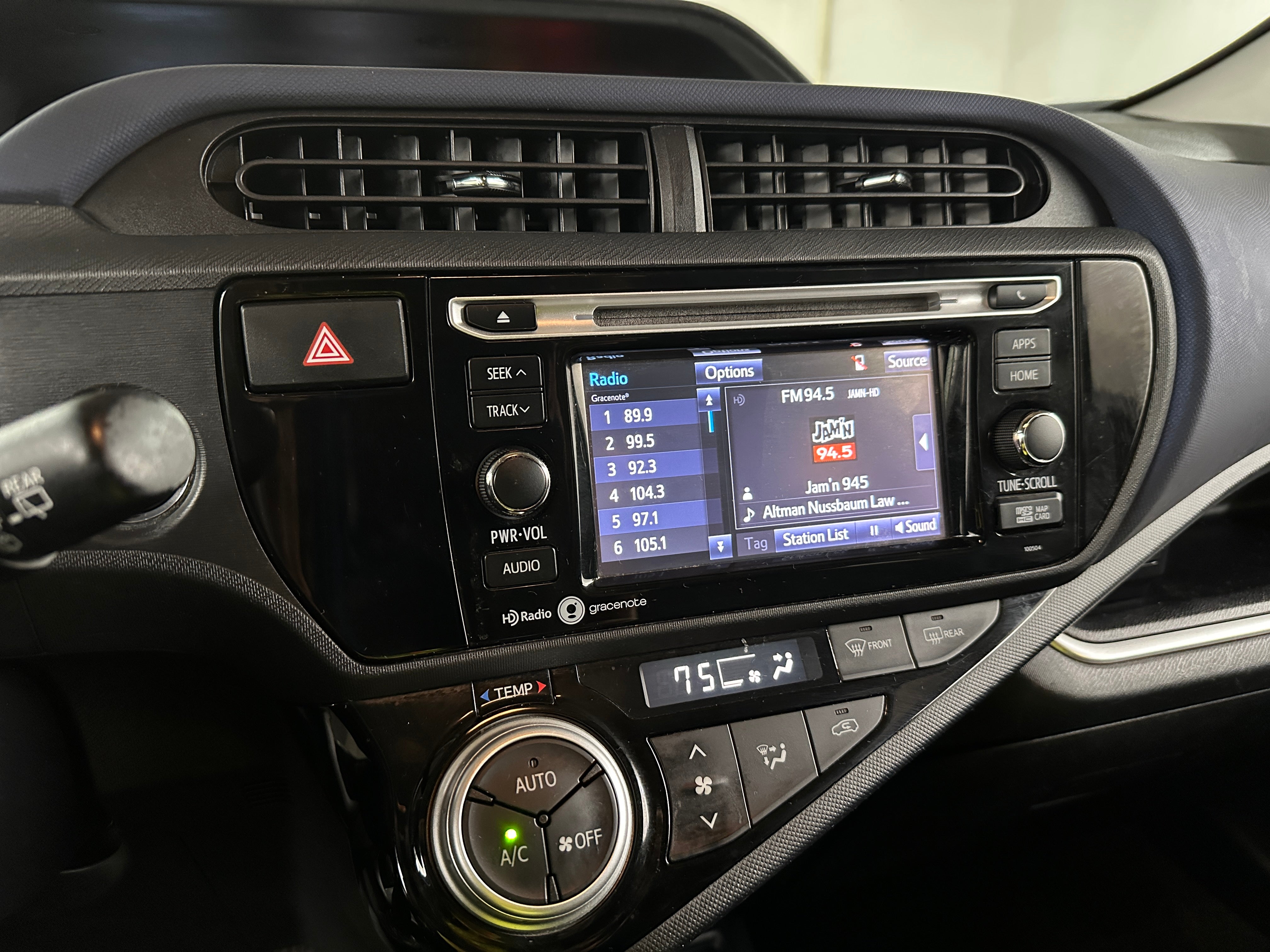 2015 Toyota Prius c Three 4