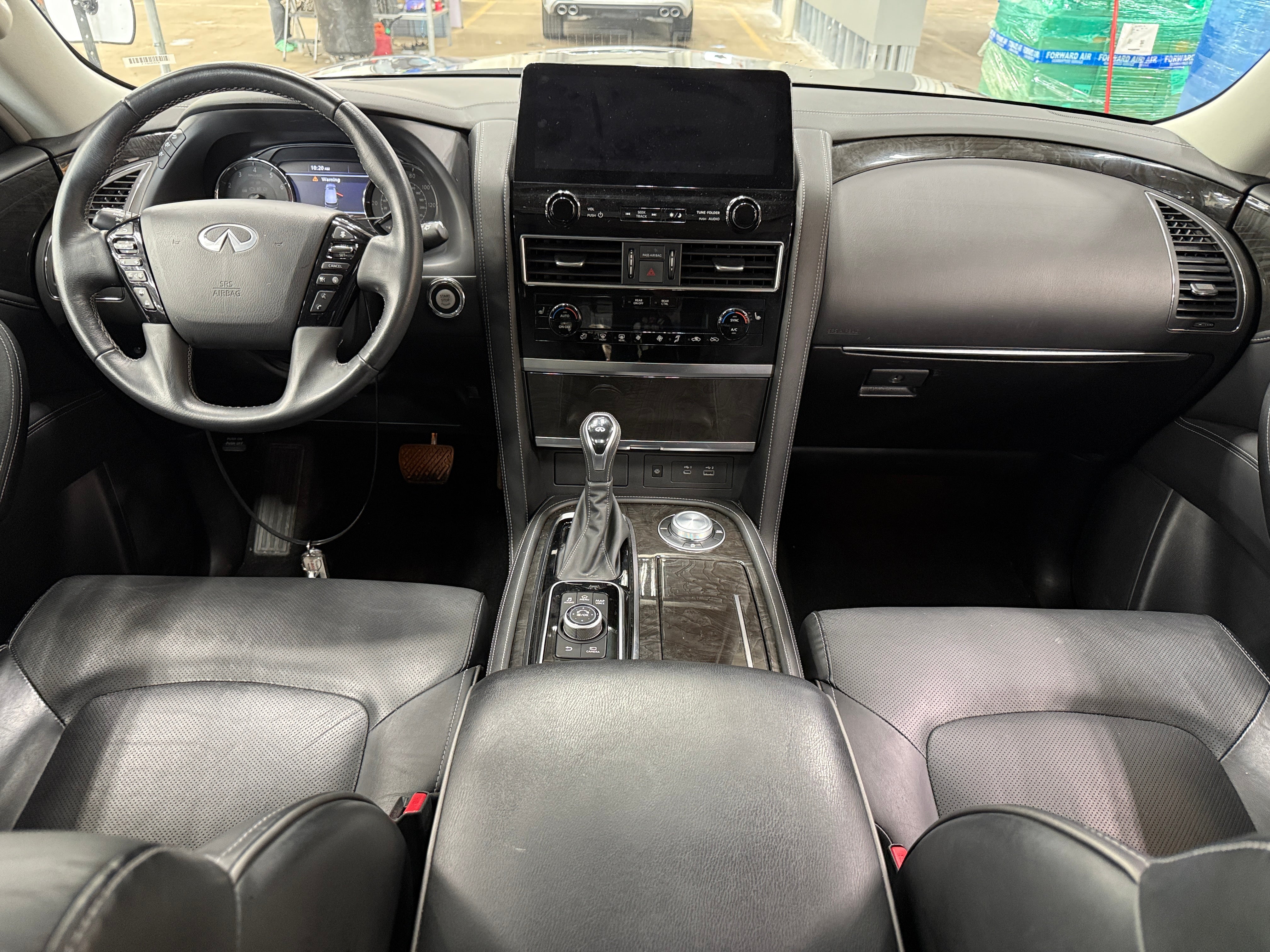 2024 INFINITI QX80 Luxe 2