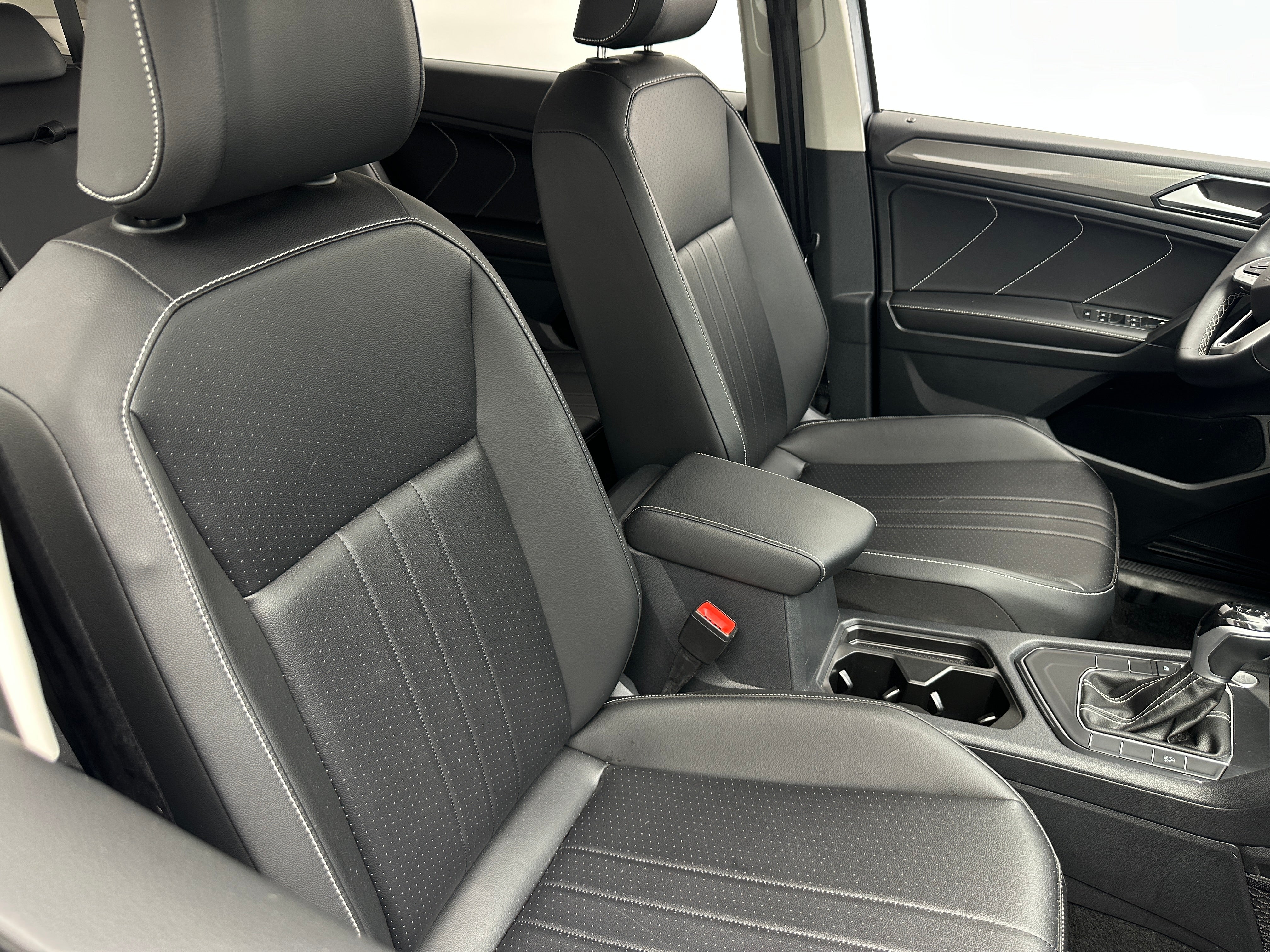 2024 Volkswagen Tiguan SE 2