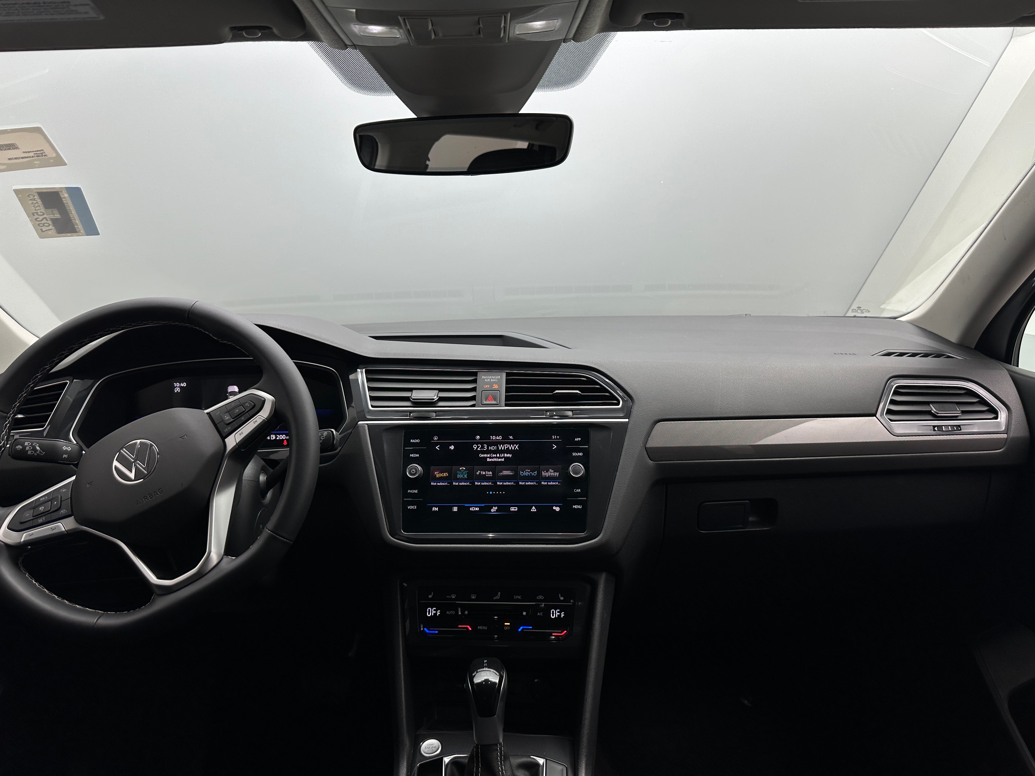 2024 Volkswagen Tiguan SE 3