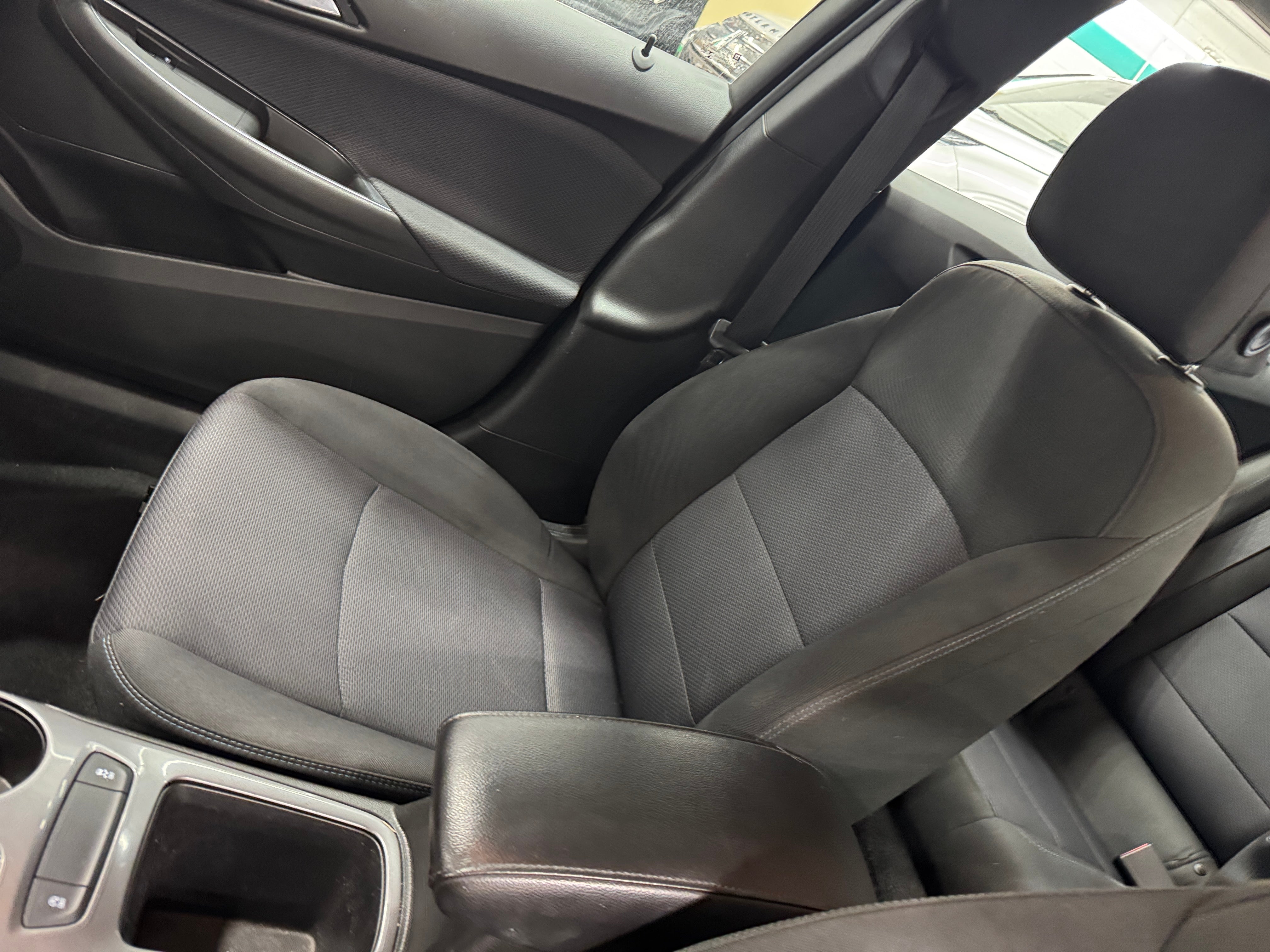 2019 Chevrolet Cruze LT 2