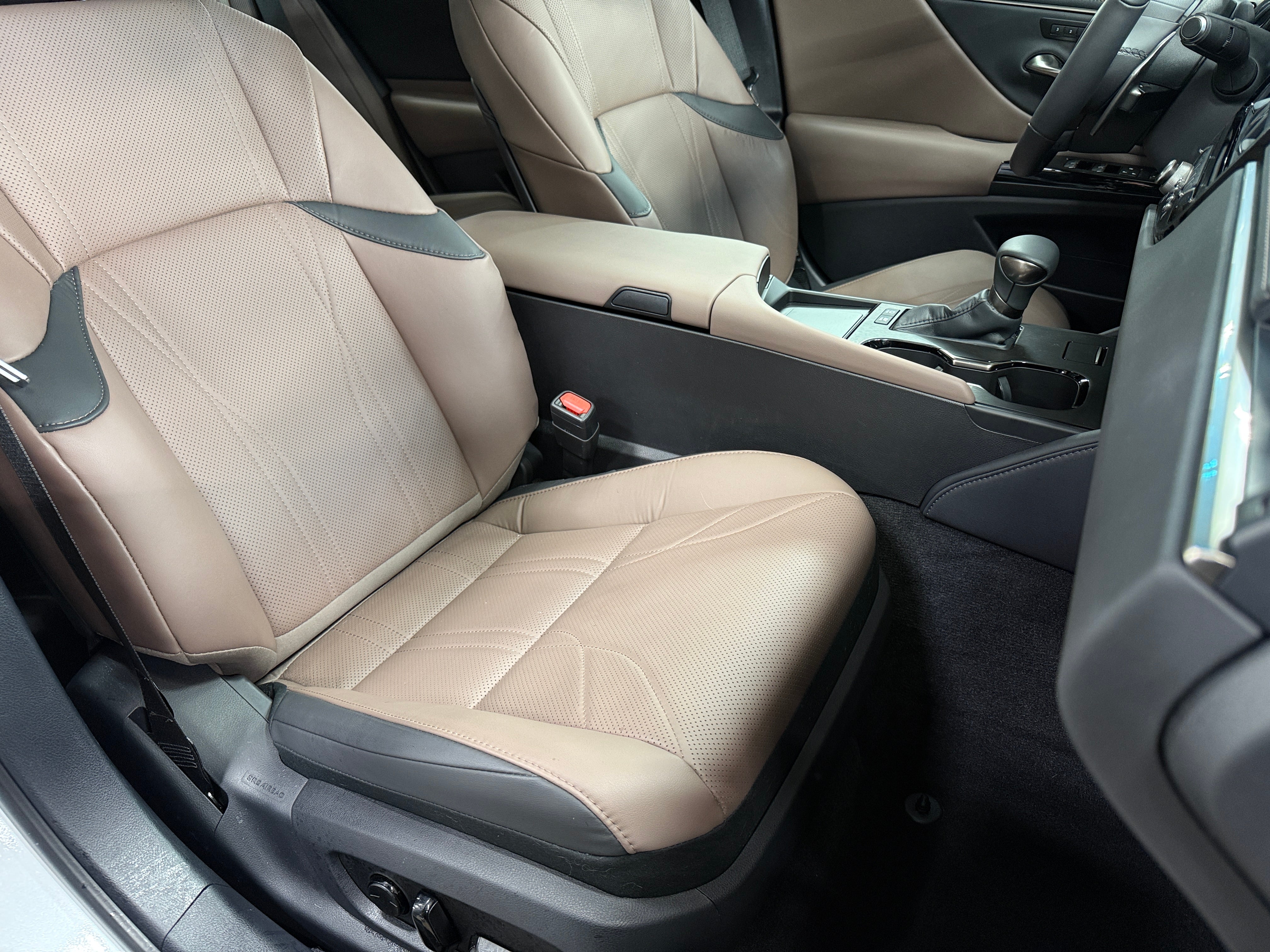 2024 Lexus ES  2