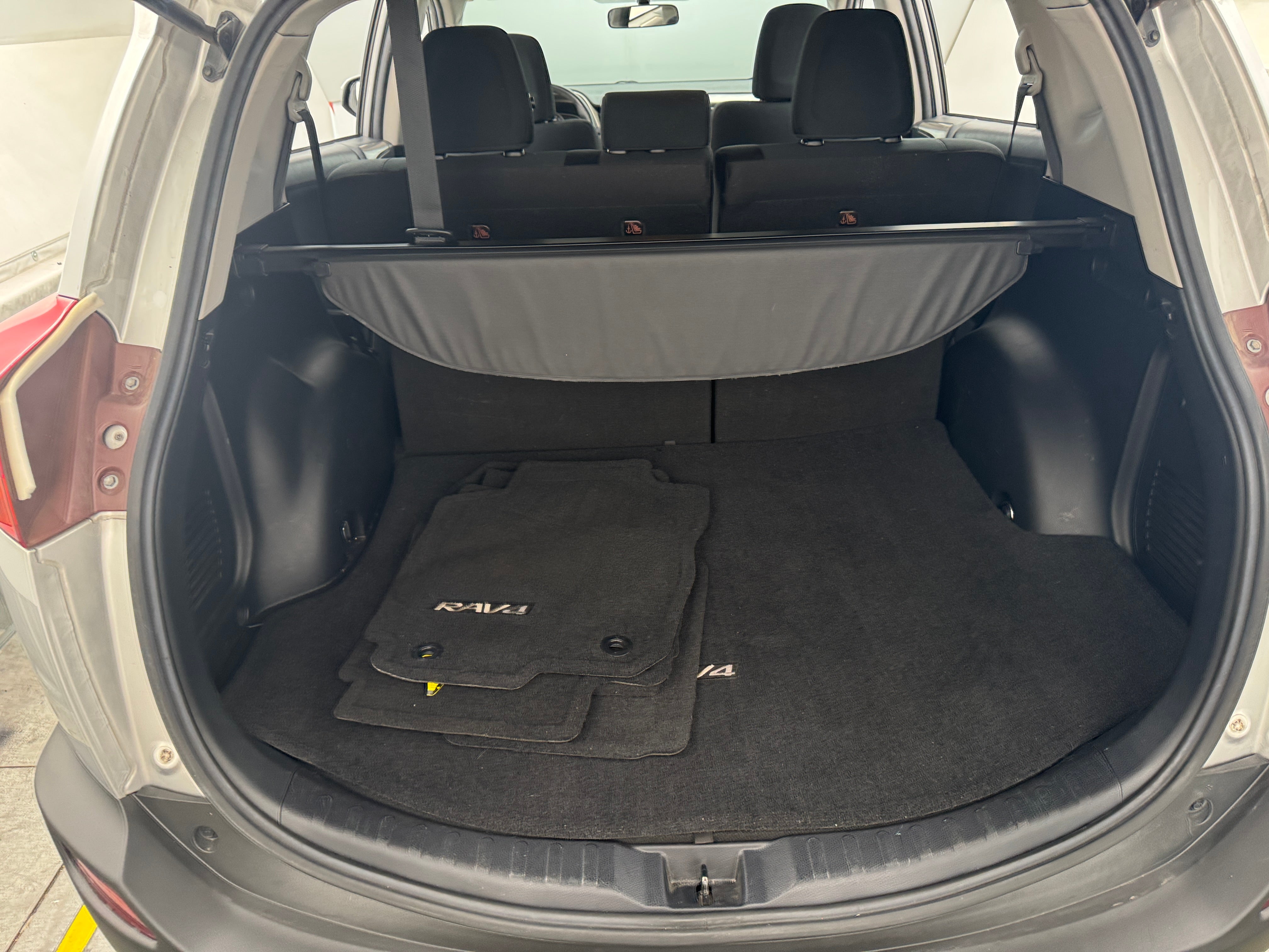 2015 Toyota RAV4 XLE 7