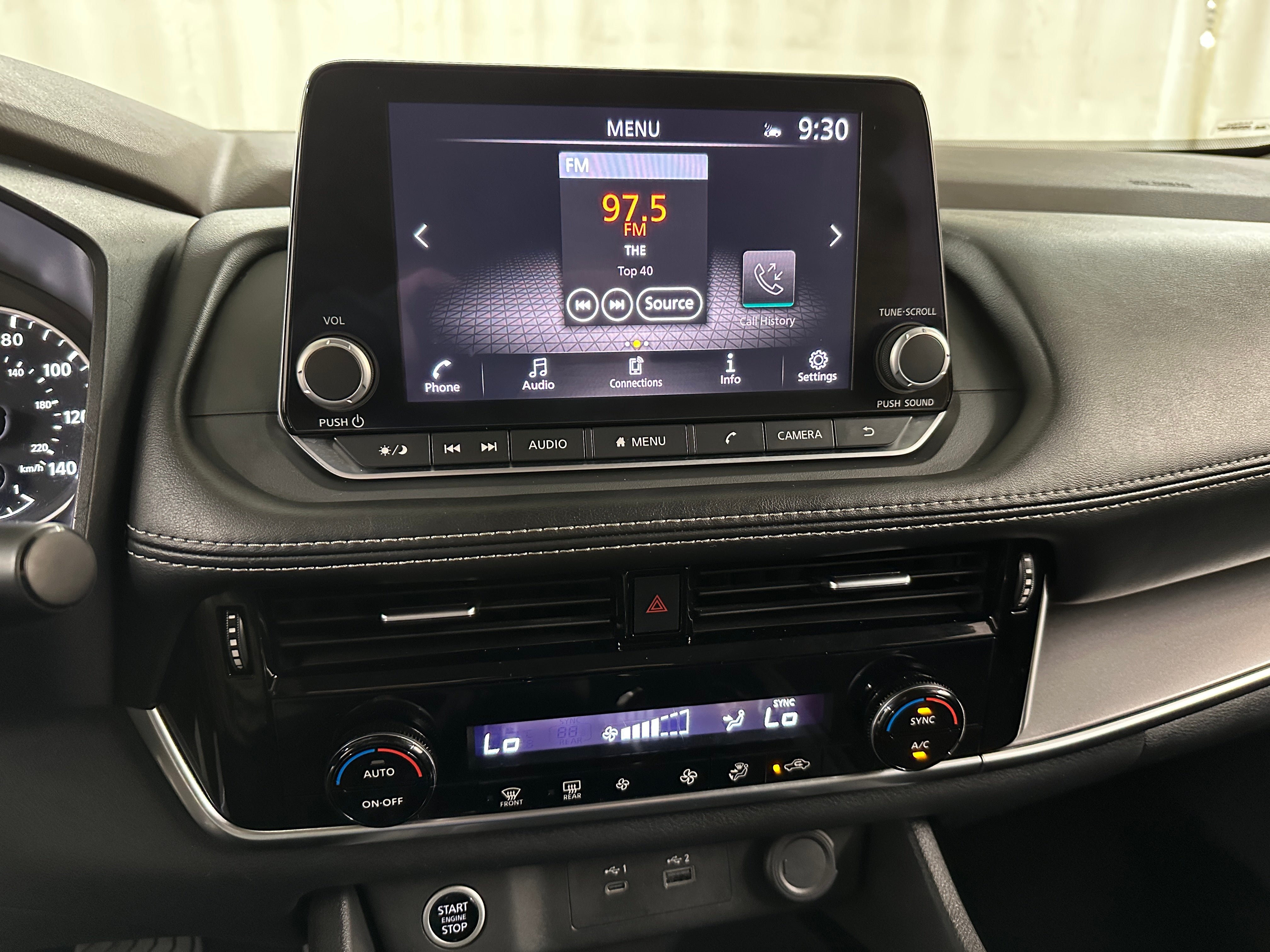 2023 Nissan Rogue SV 4
