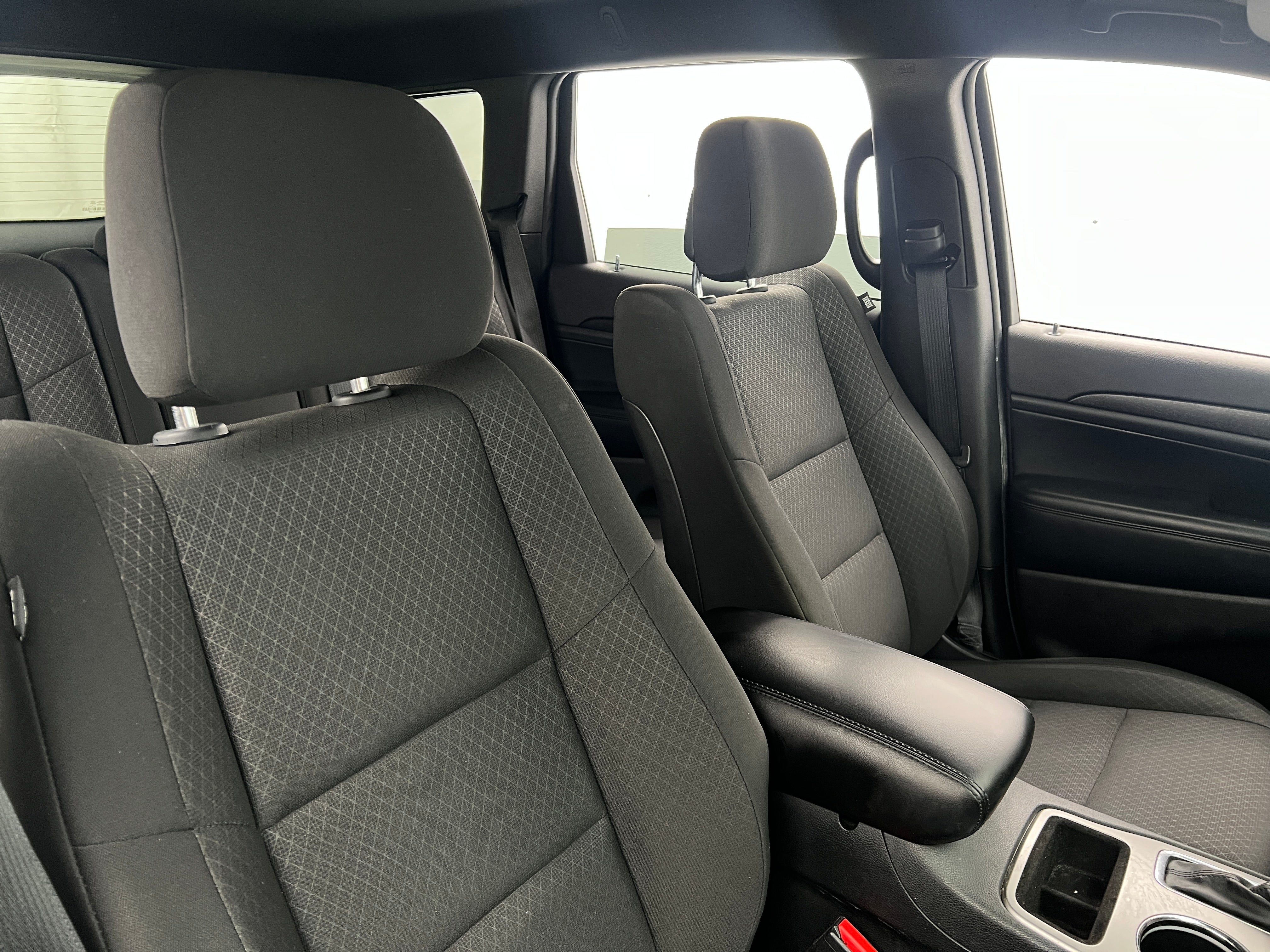 2018 Jeep Grand Cherokee Laredo 2