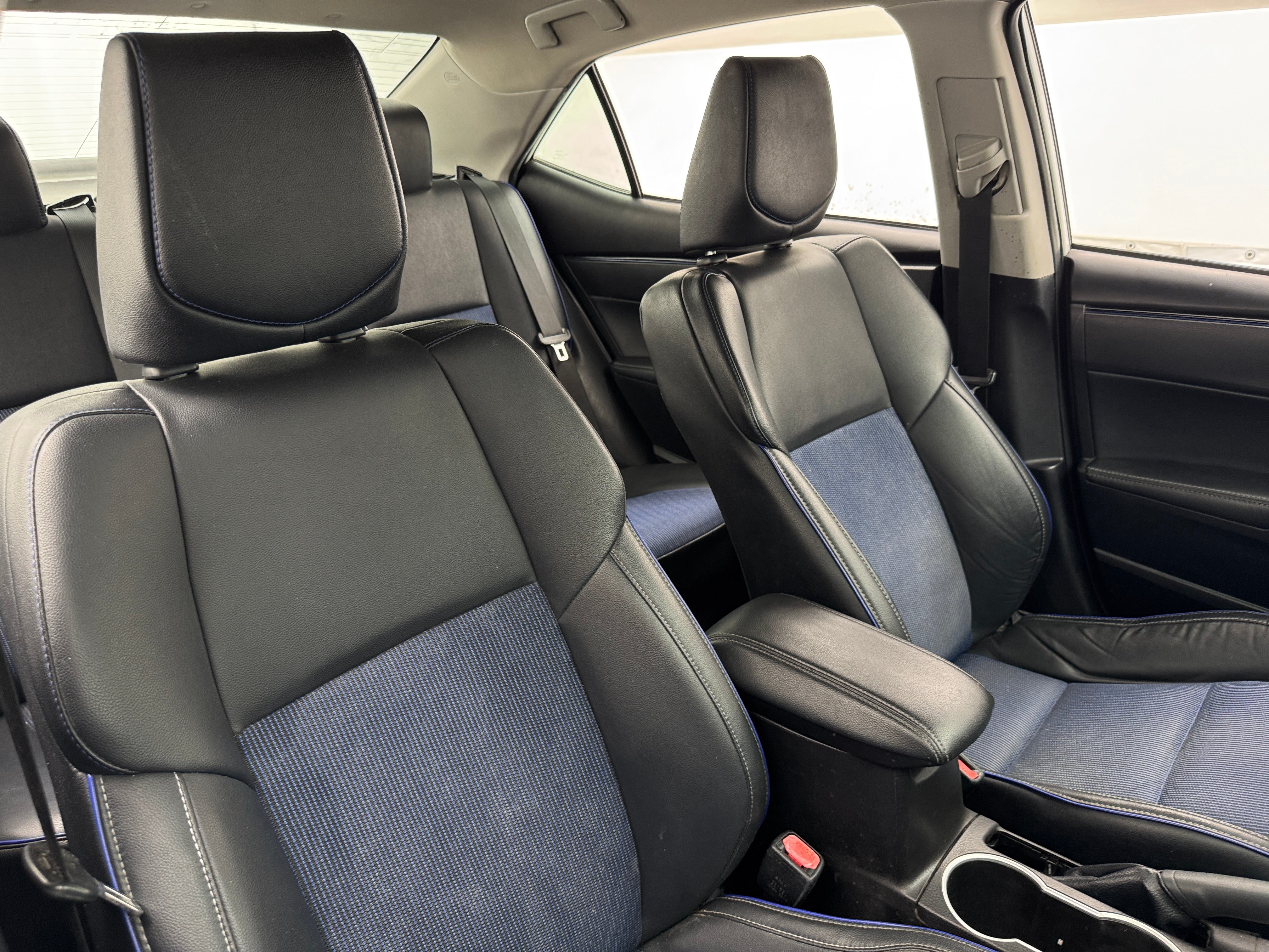 2018 Toyota Corolla SE 2