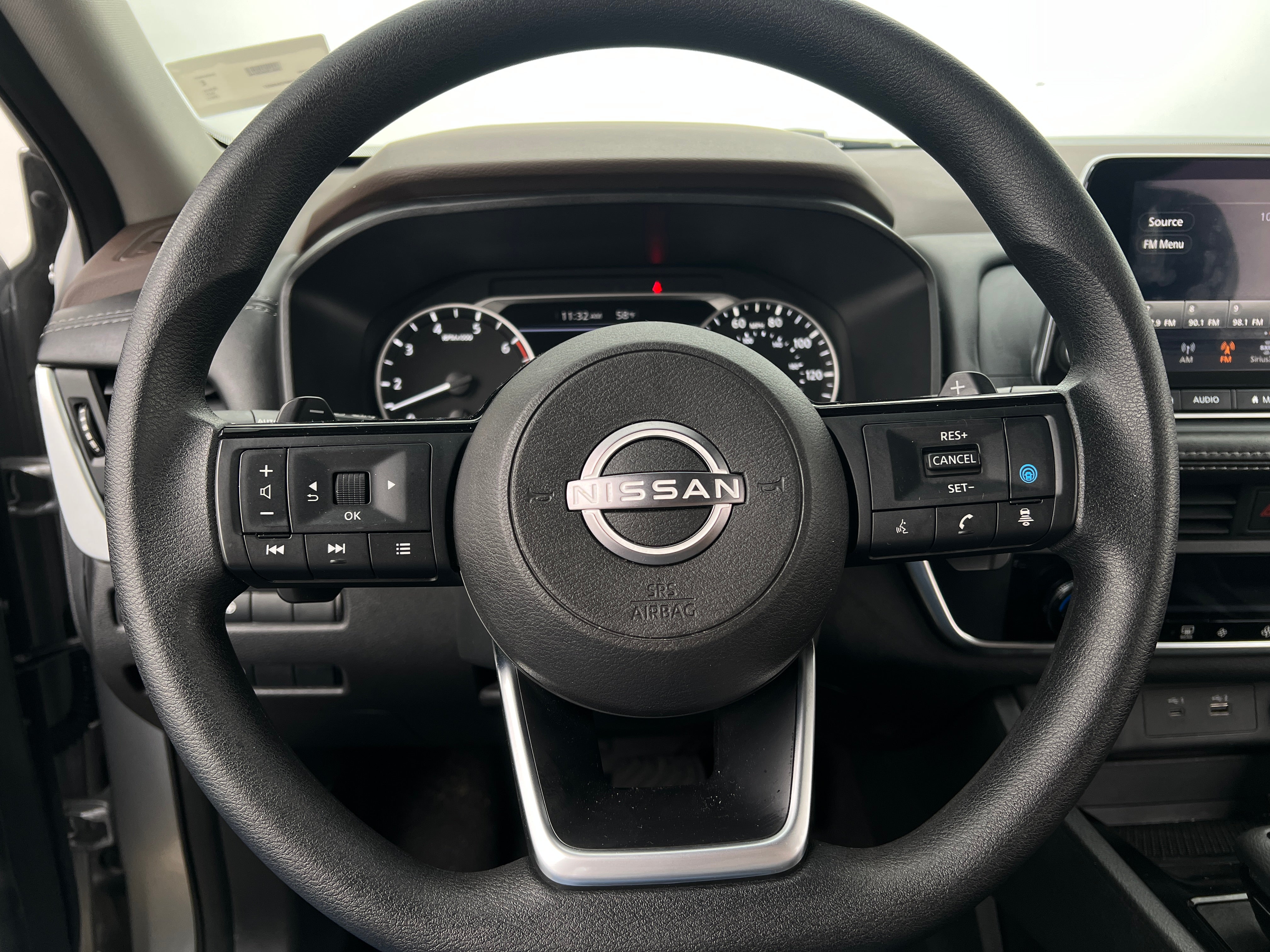 2023 Nissan Rogue SV 5