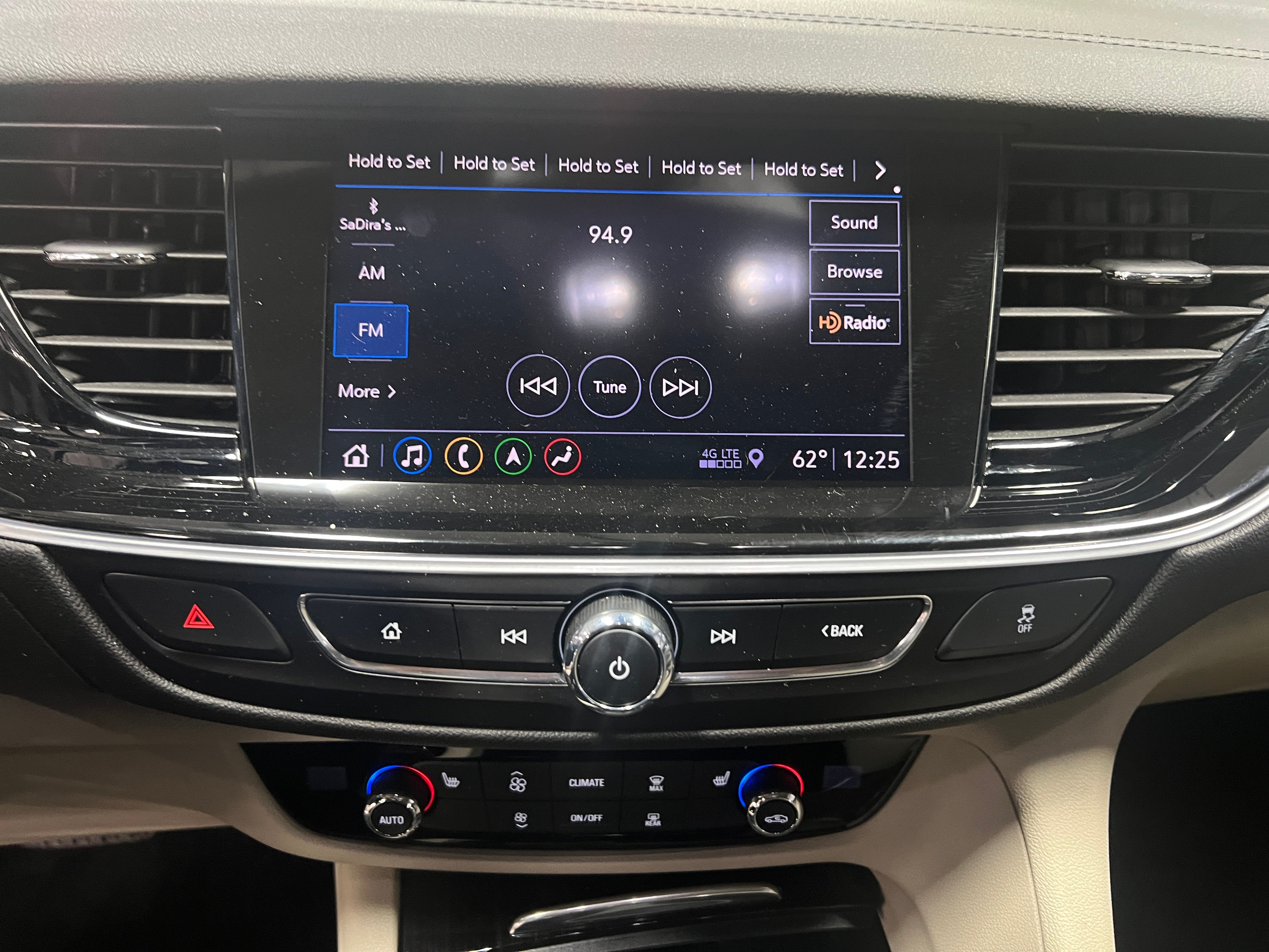 2019 Buick Regal Essence 3