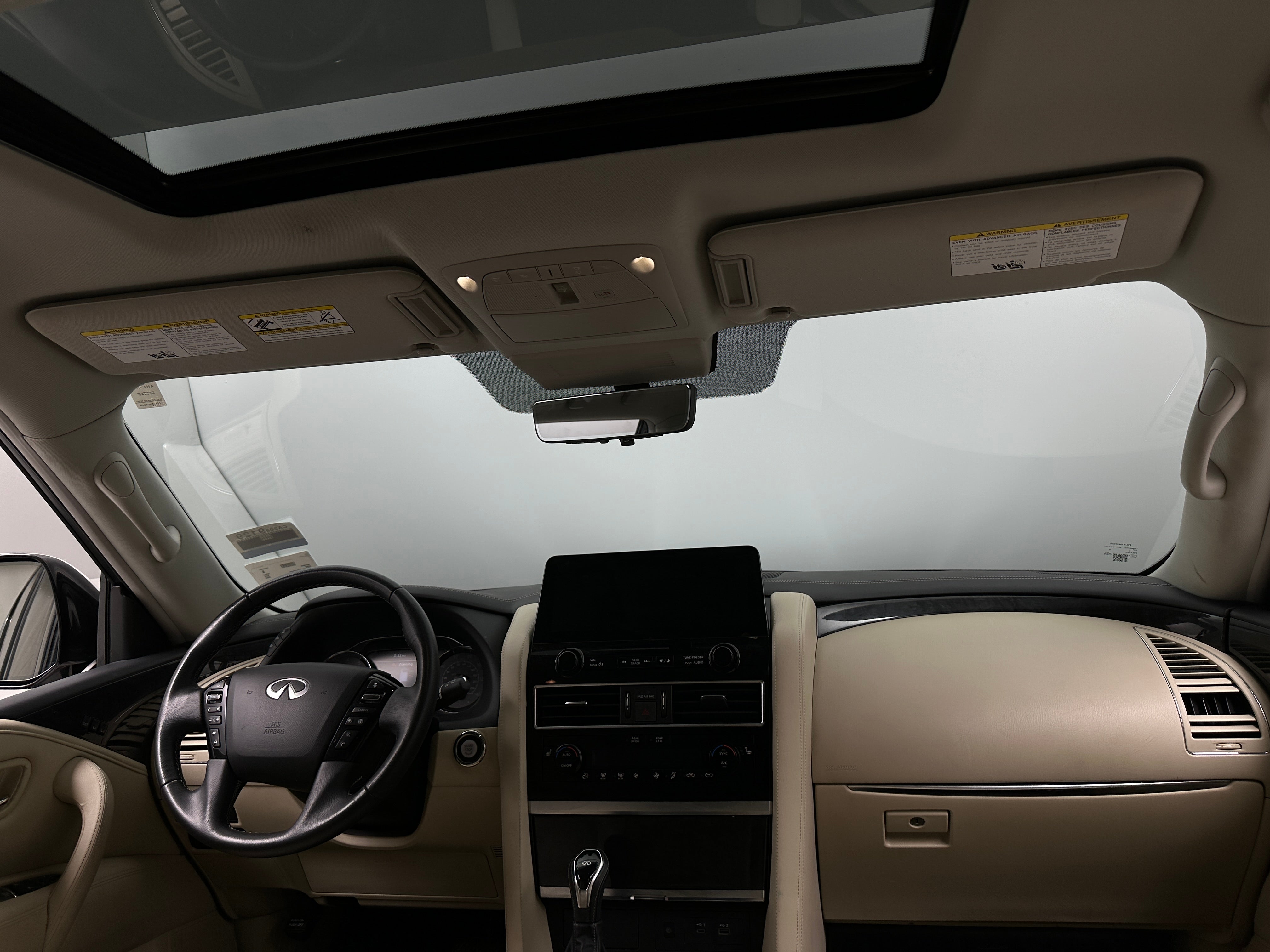 2023 INFINITI QX80 Luxe 2