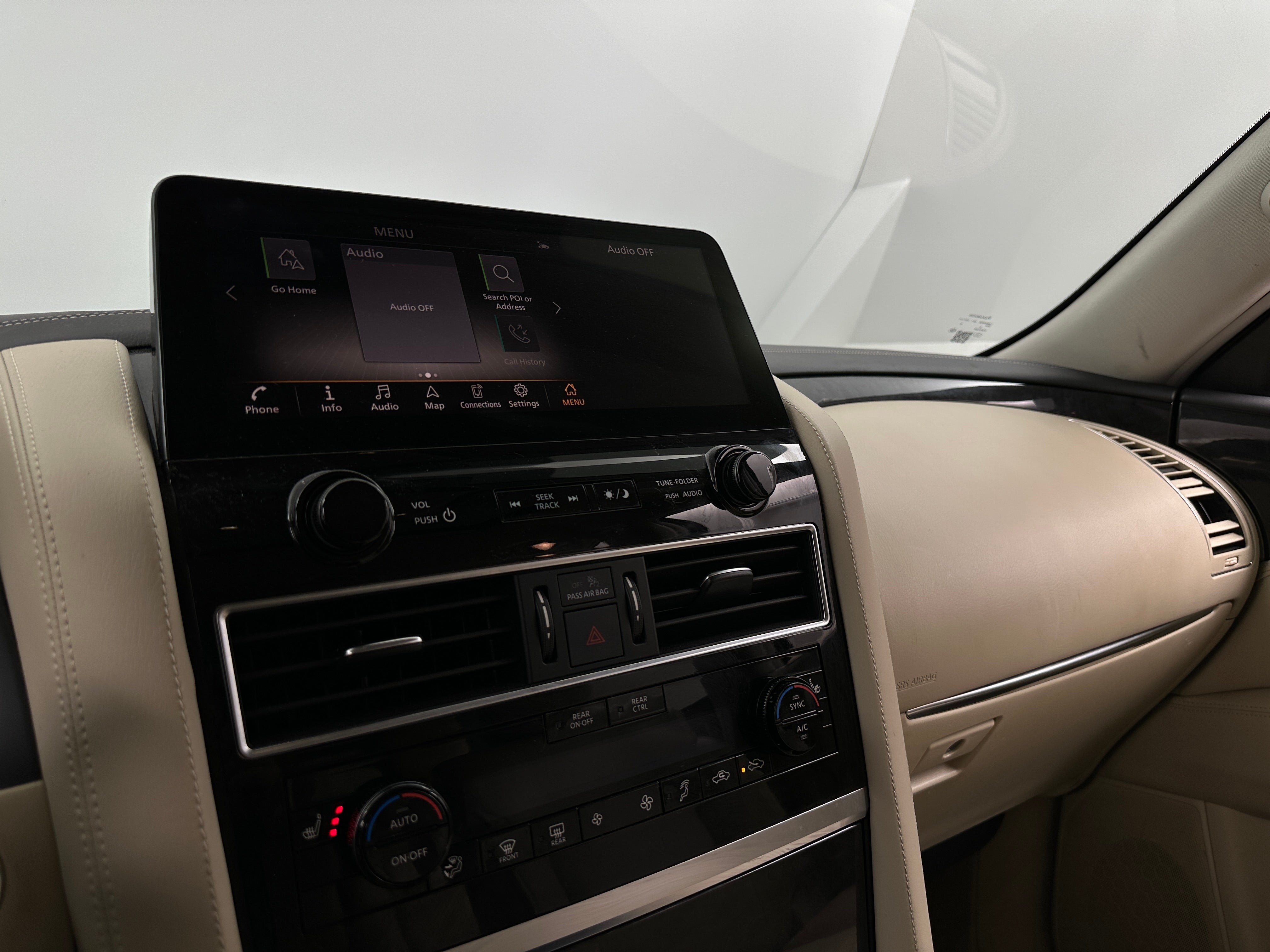 2023 INFINITI QX80 Luxe 3