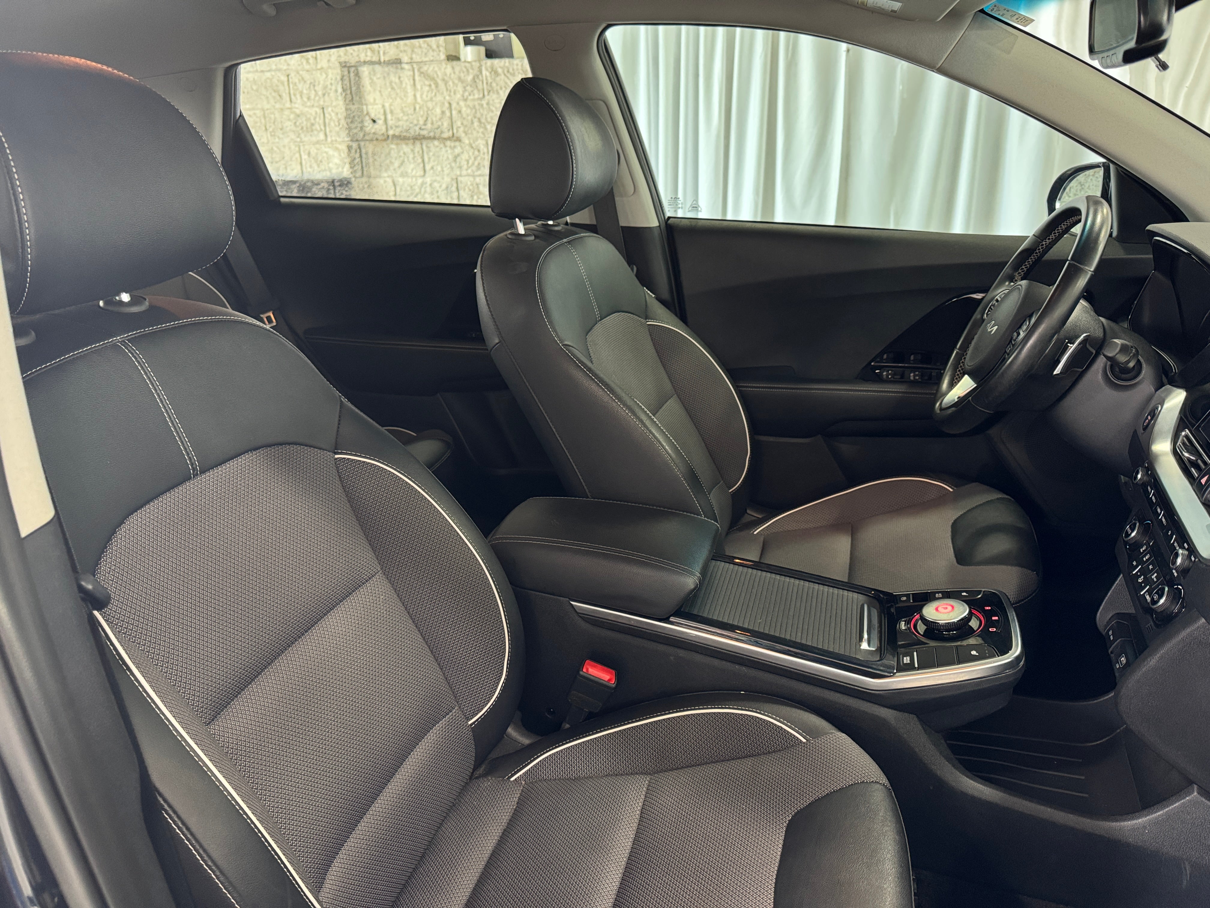 2022 Kia Niro S 2