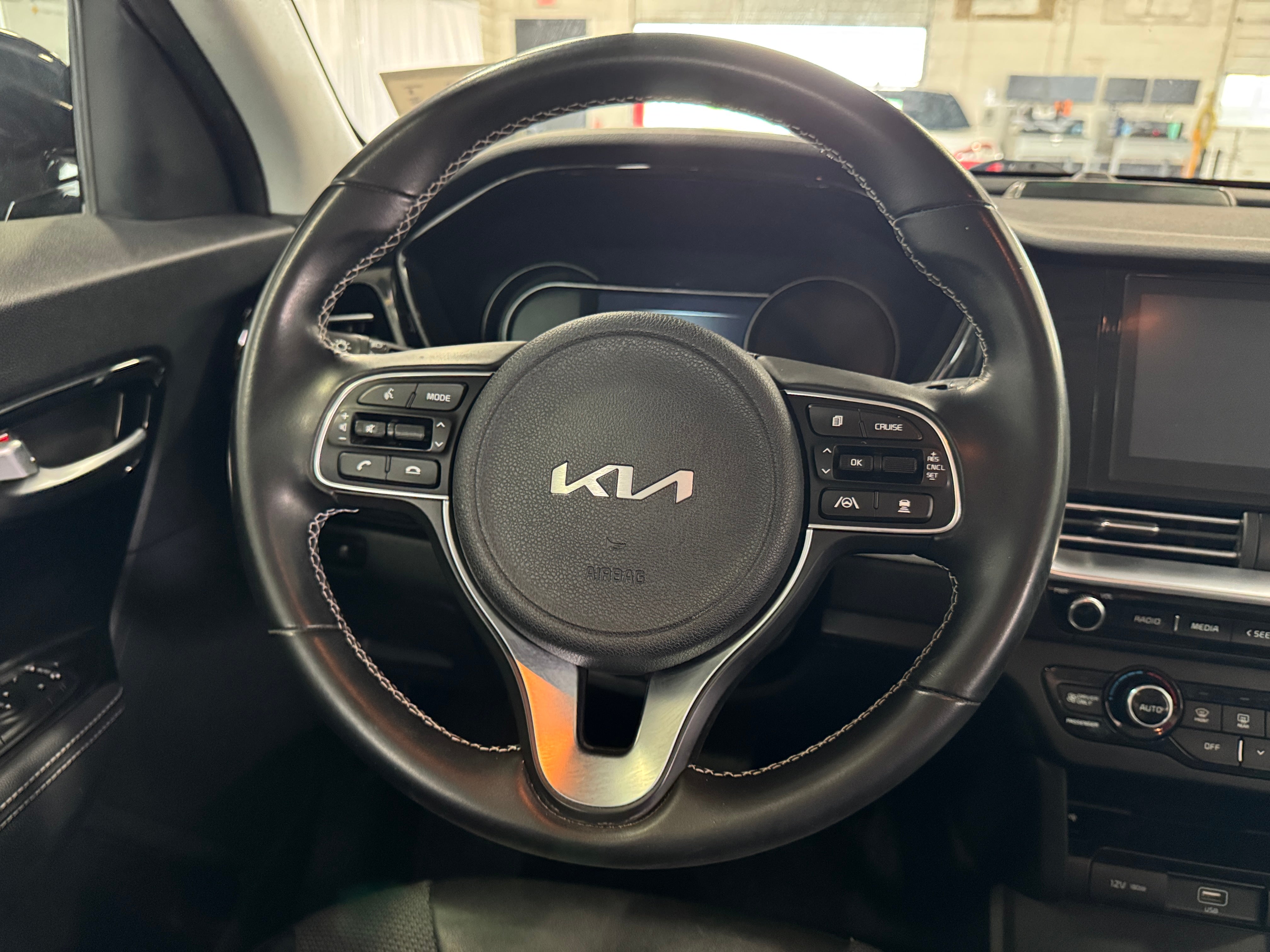 2022 Kia Niro S 5