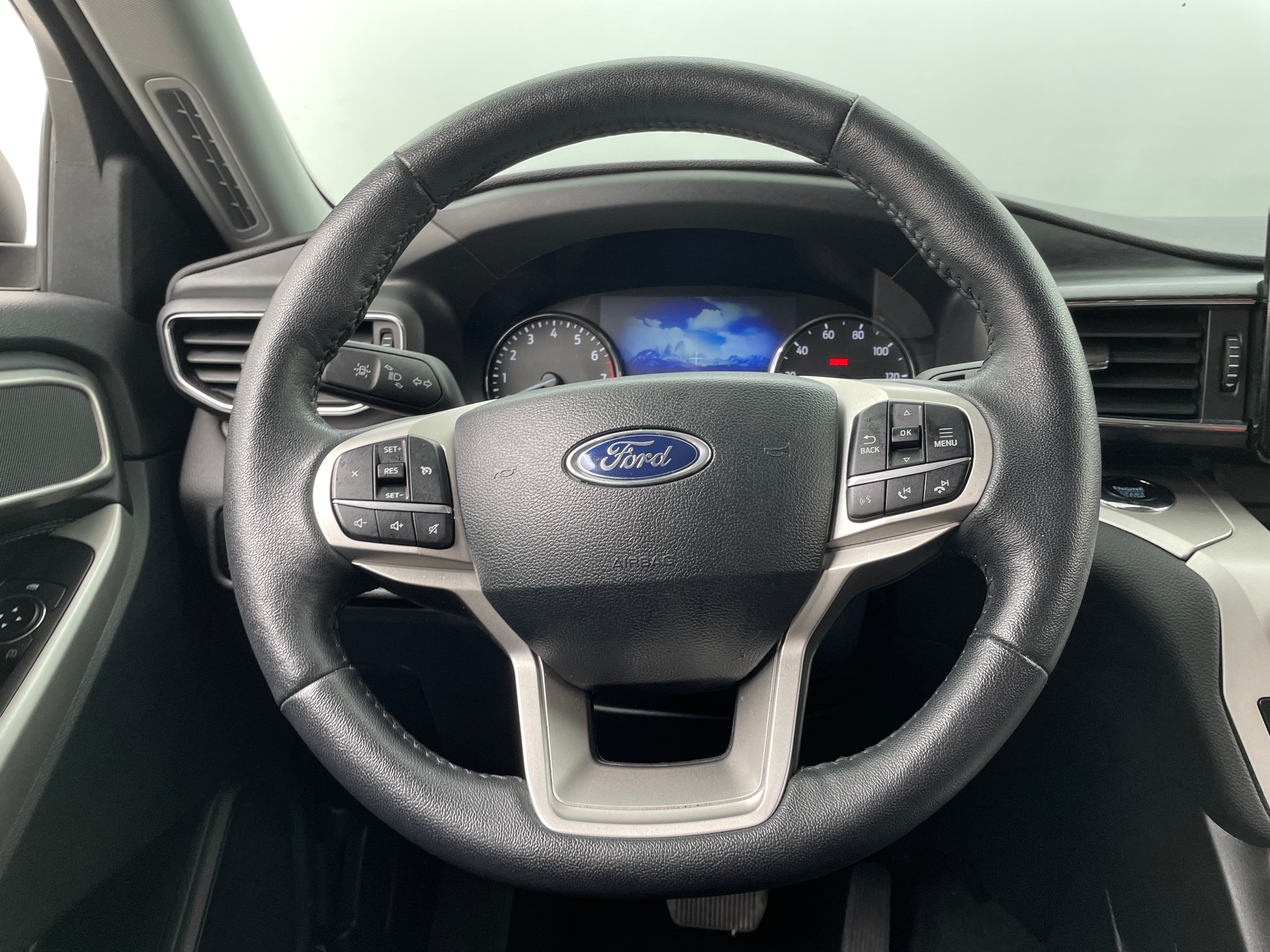 2024 Ford Explorer XLT 5