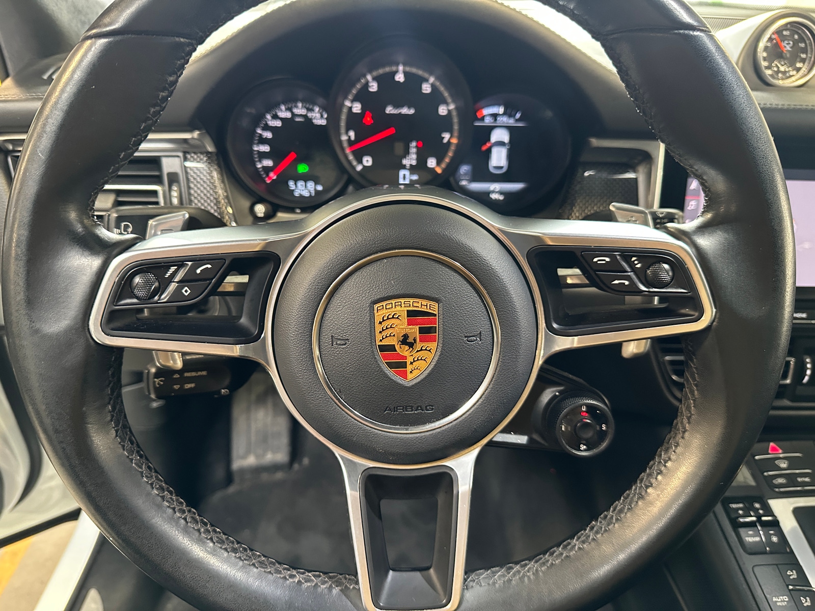 Thumbnail: 2021 Porsche Macan - 4