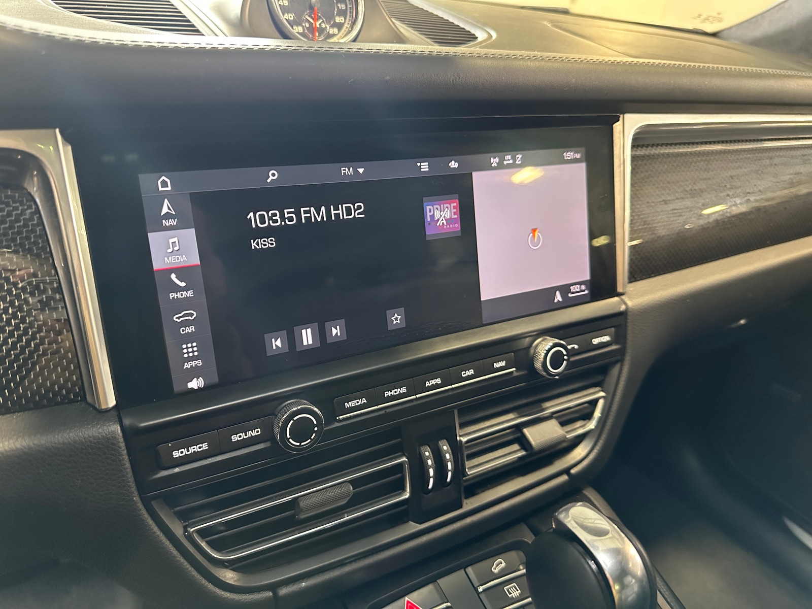 Thumbnail: 2021 Porsche Macan - 3