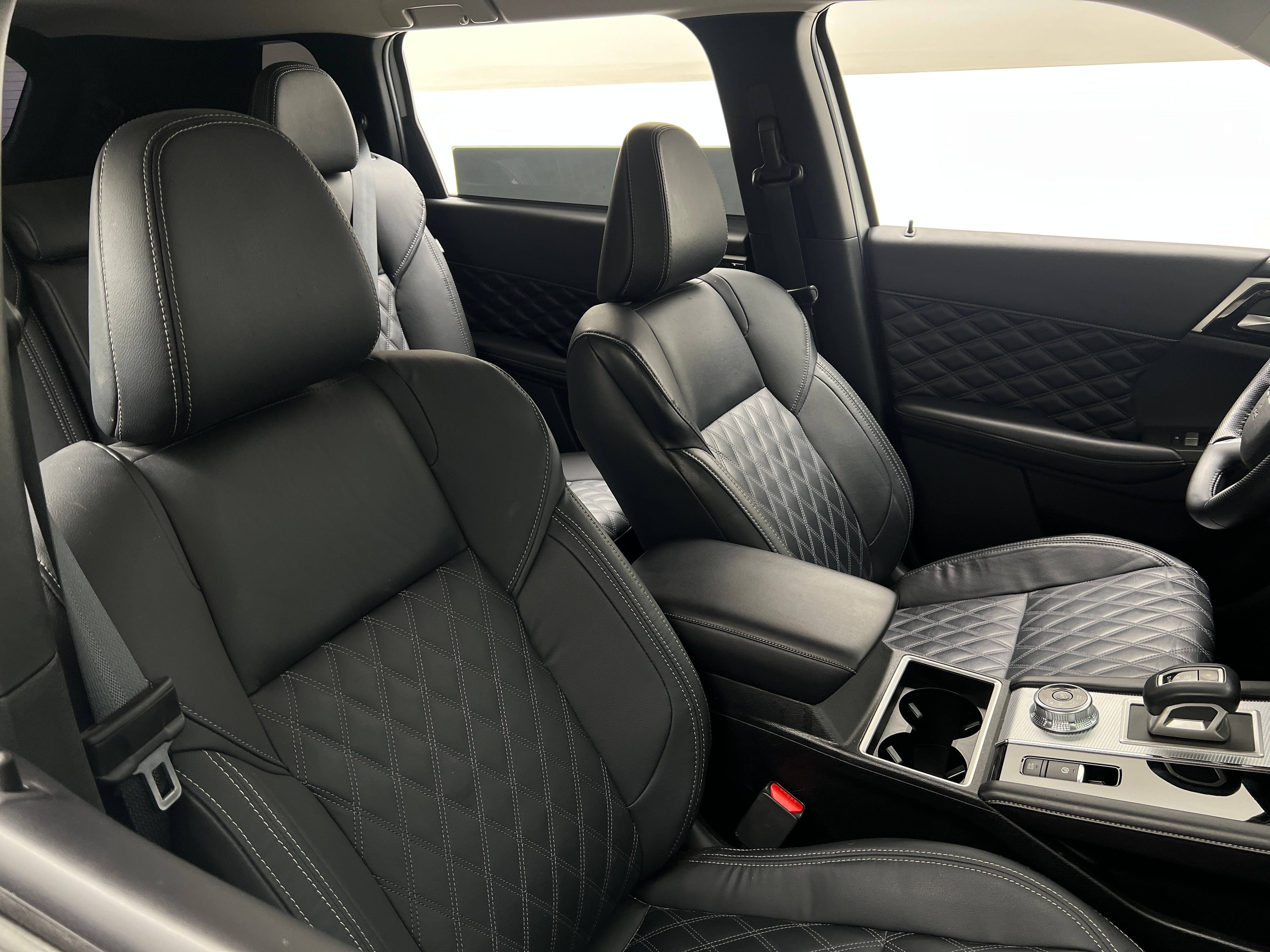 2022 Mitsubishi Outlander SEL 2