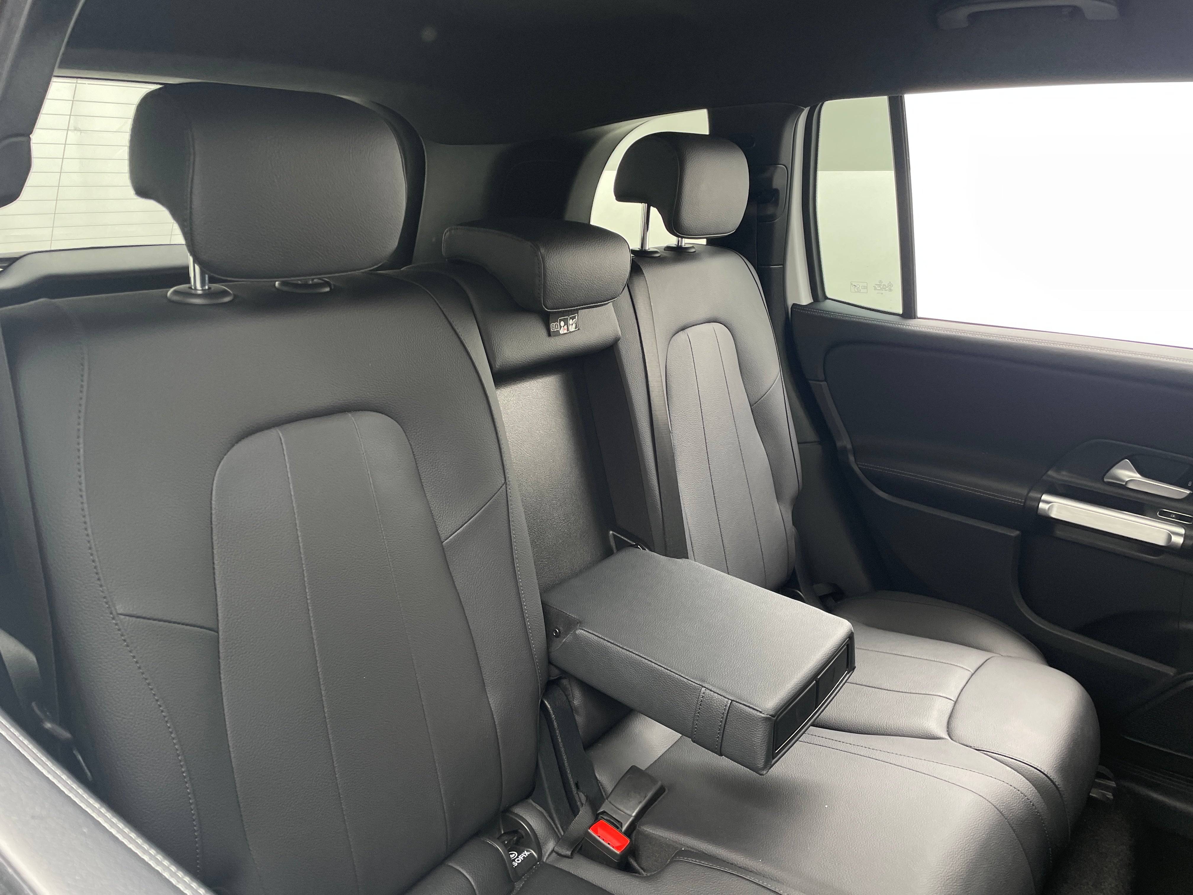 2024 Mercedes-Benz GLB 250 5
