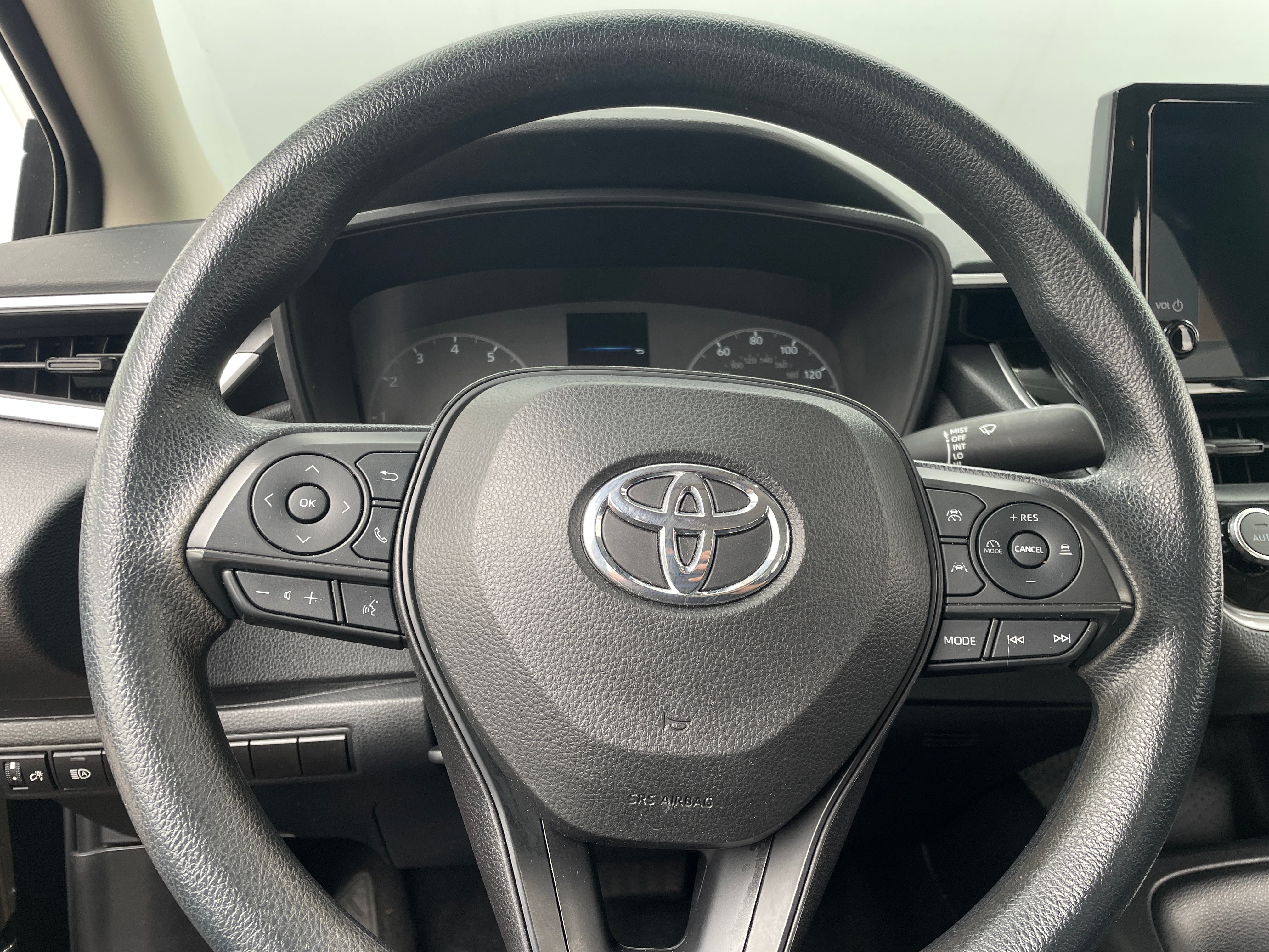 2023 Toyota Corolla LE 5