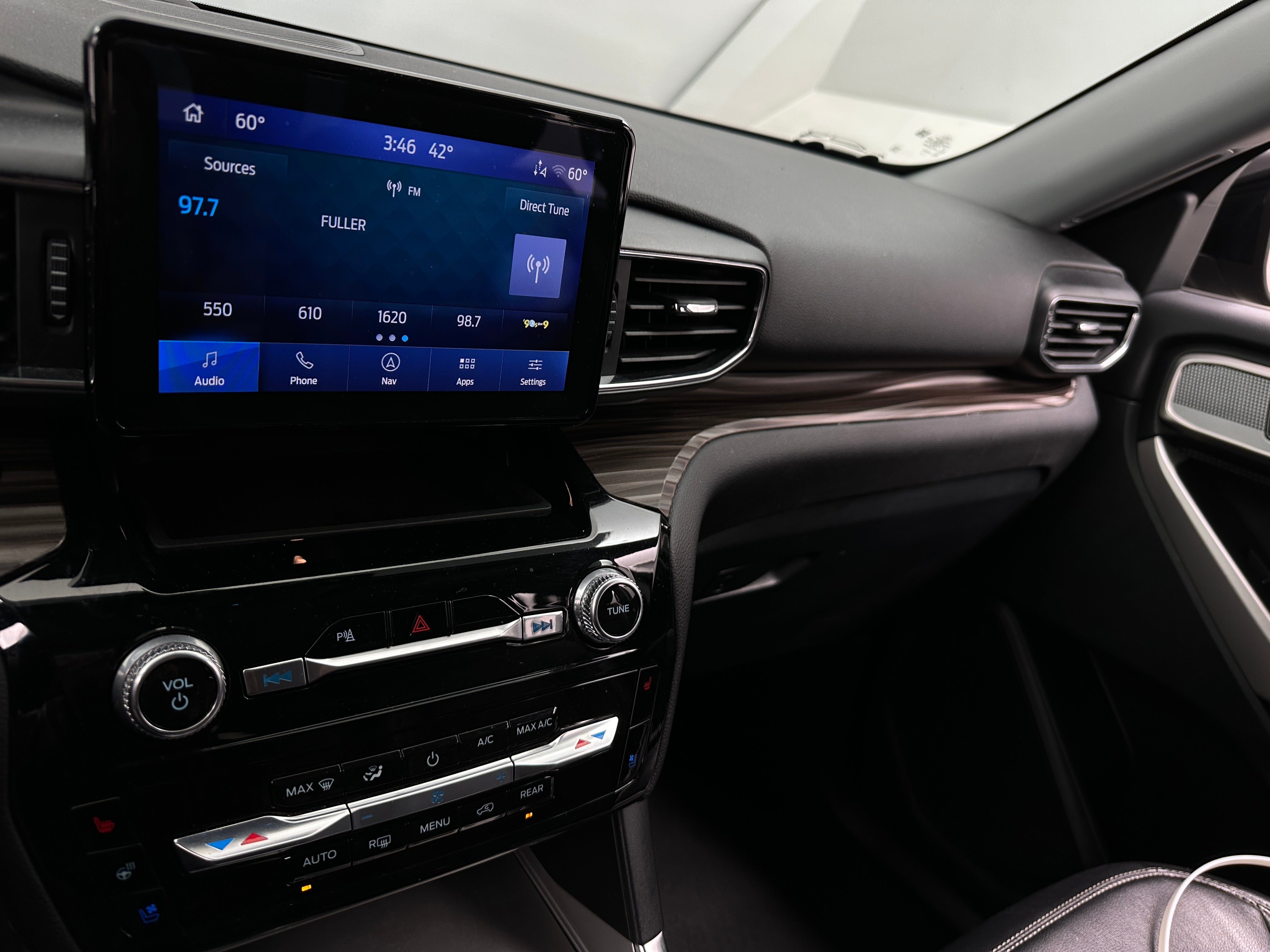 2024 Ford Explorer Limited 3
