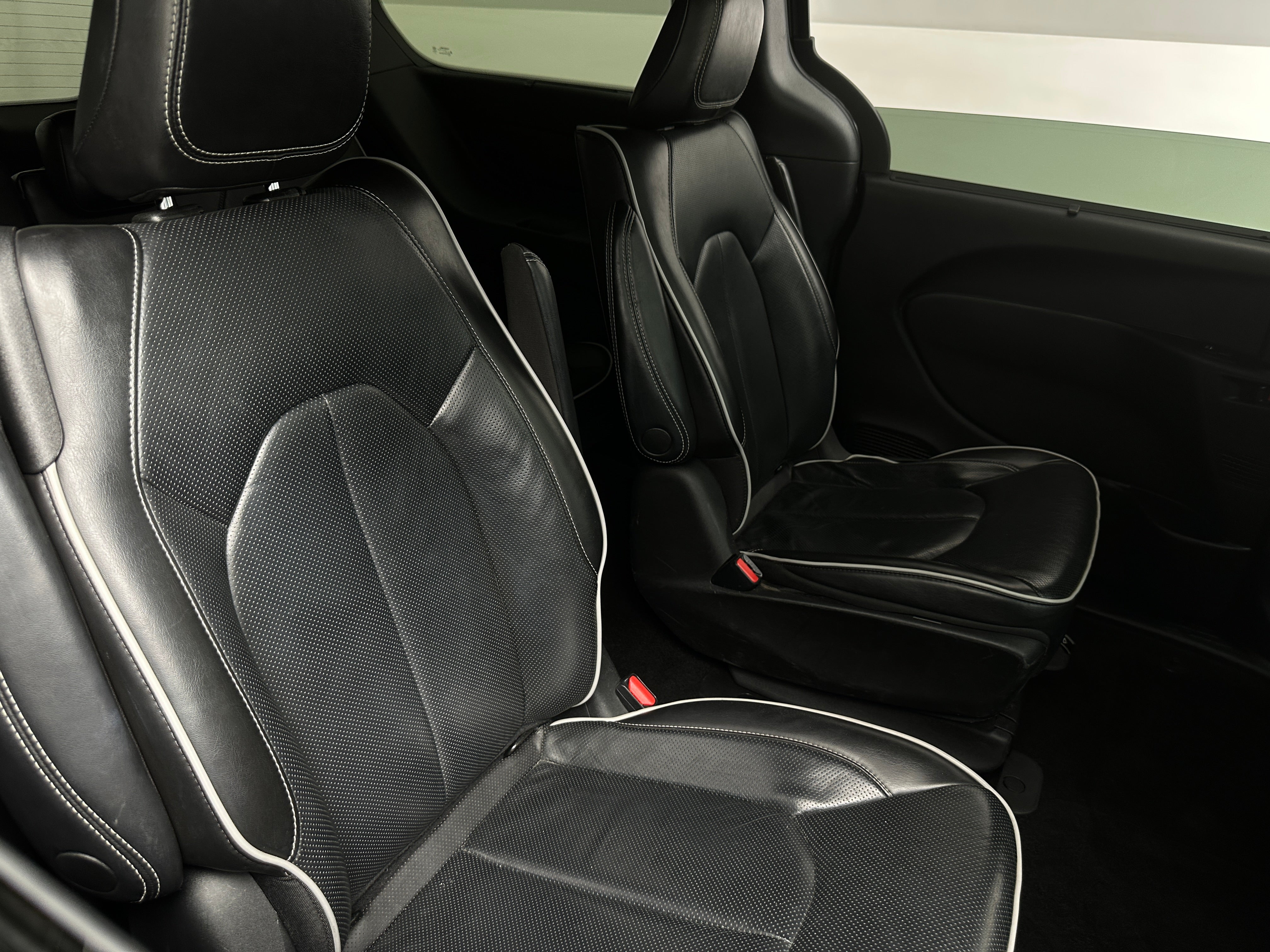 2022 Chrysler Pacifica Hybrid Limited 5