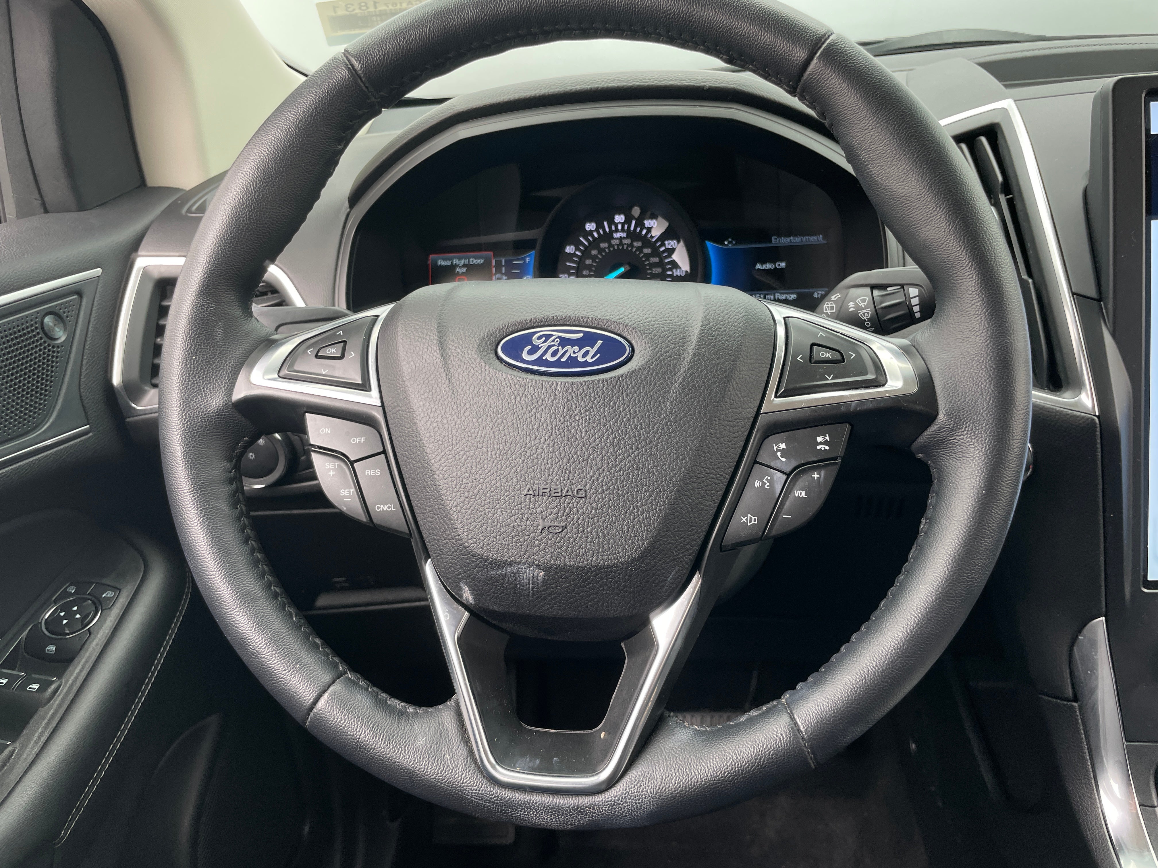 2024 Ford Edge Titanium 4