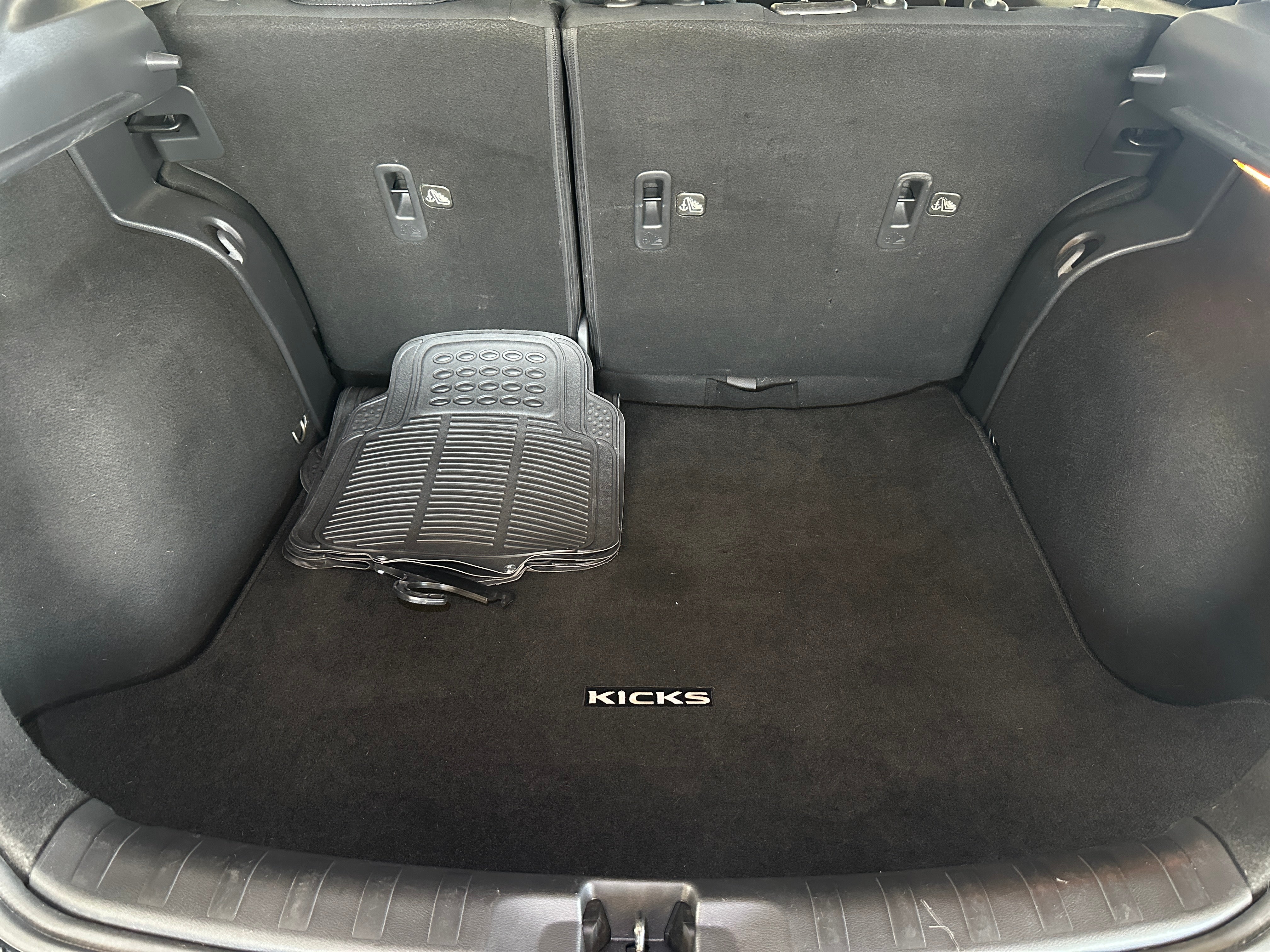 2022 Nissan Kicks S 7