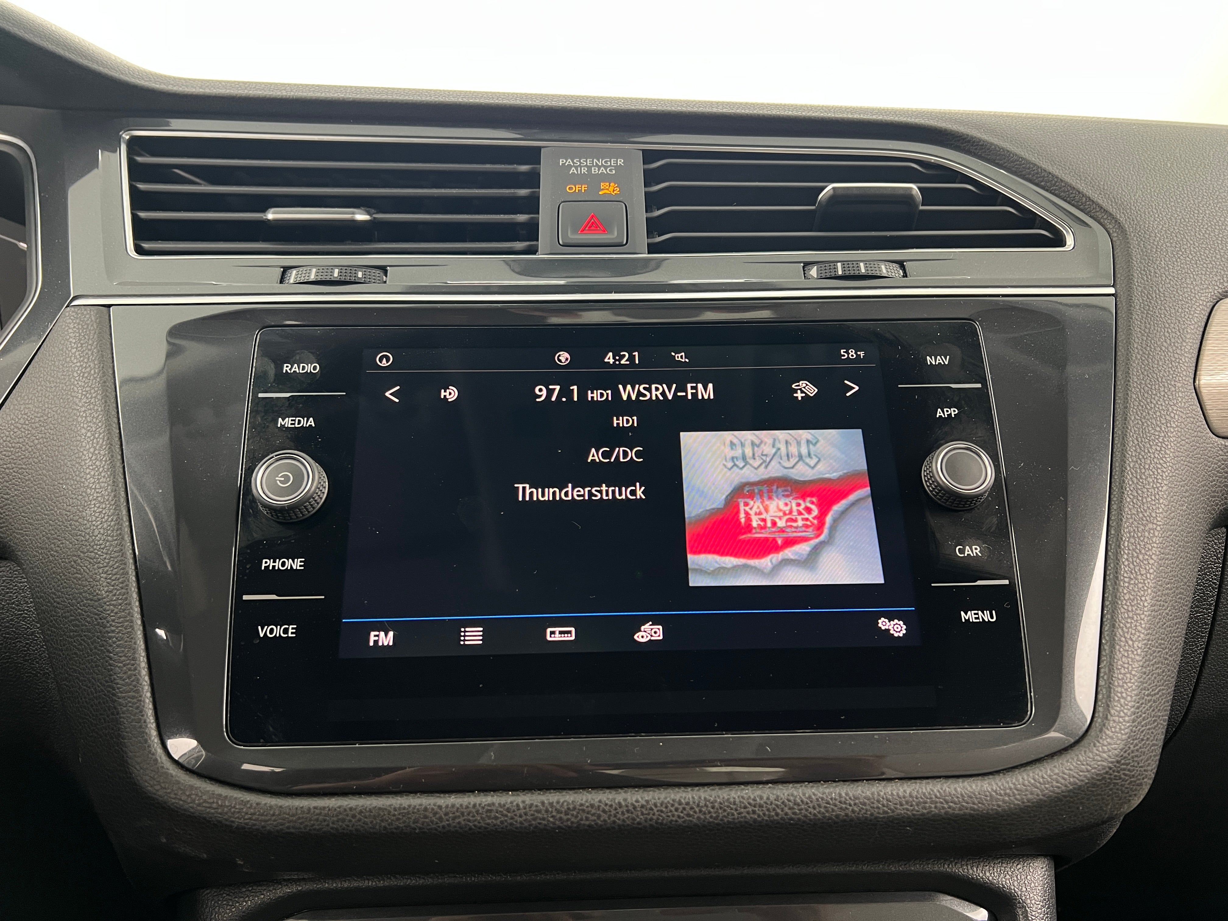 2020 Volkswagen Tiguan SEL 3