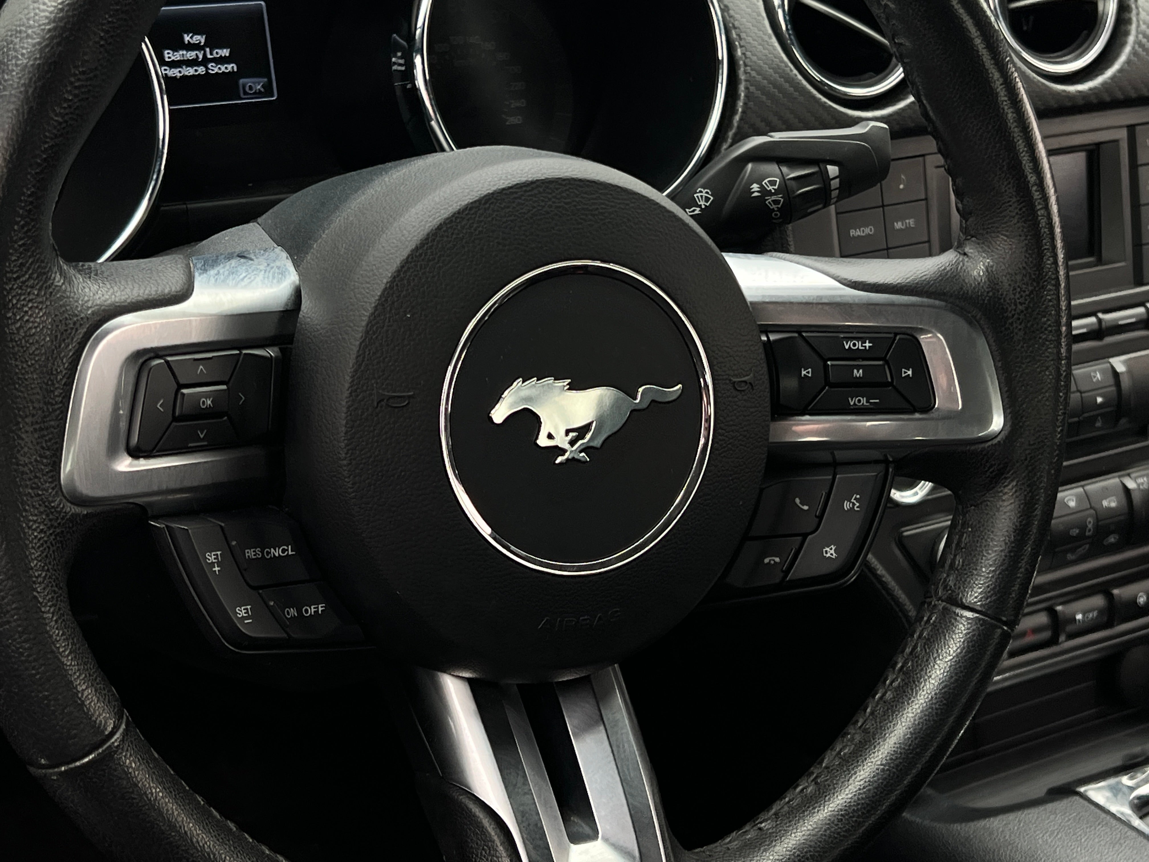 2015 Ford Mustang V6 4
