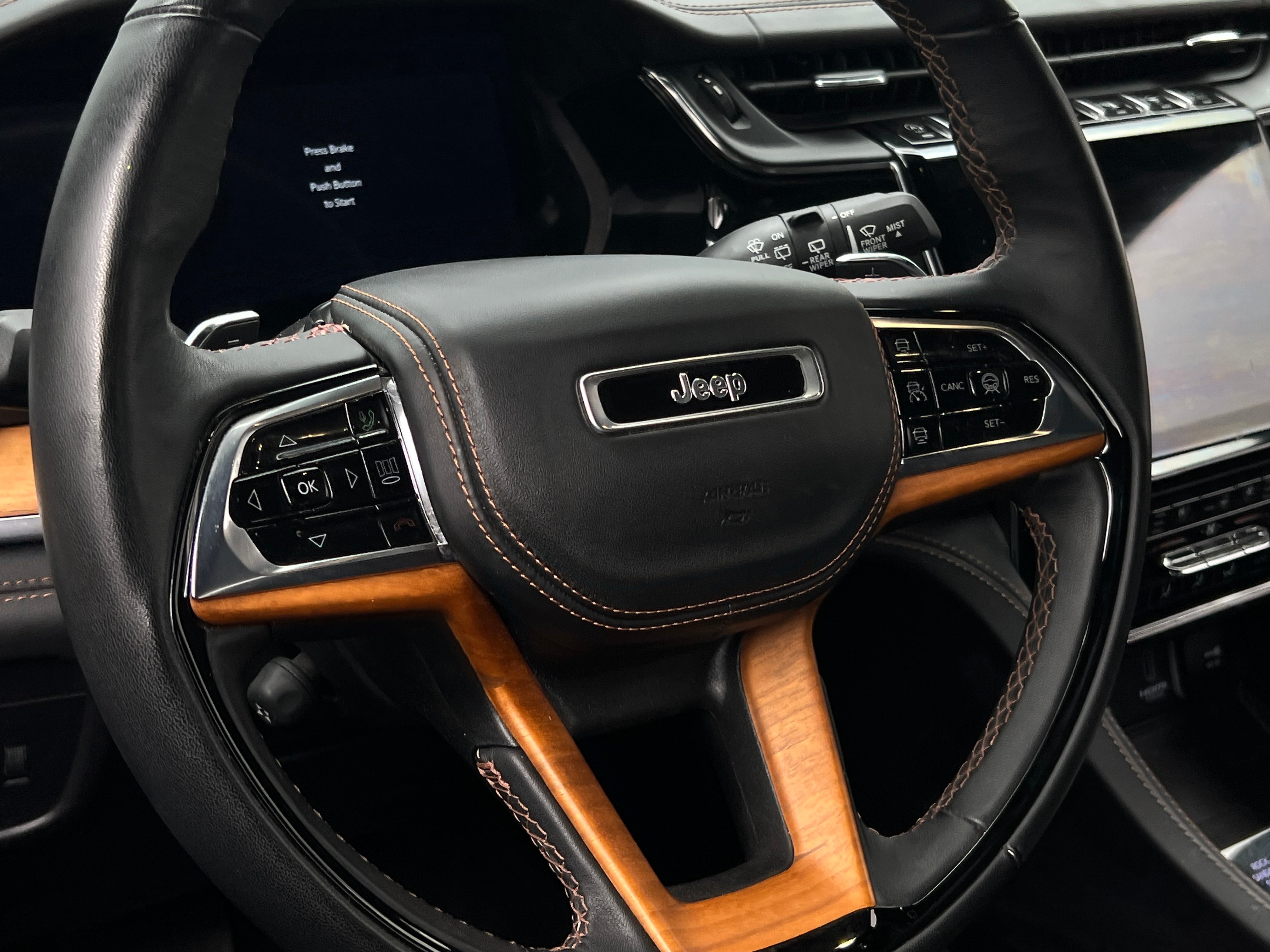 2023 Jeep Grand Cherokee L Summit 4