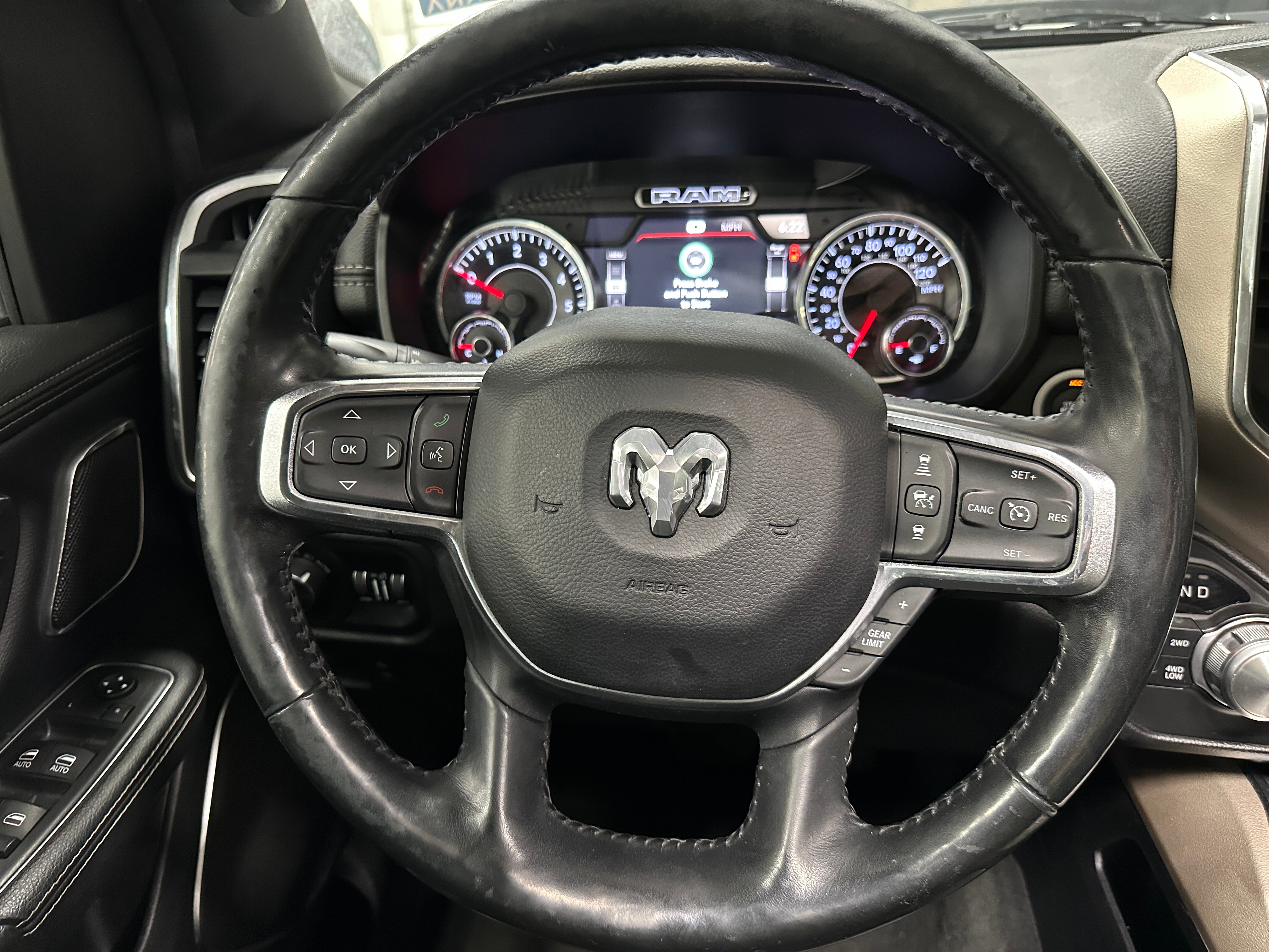 2019 RAM 1500 Laramie 4