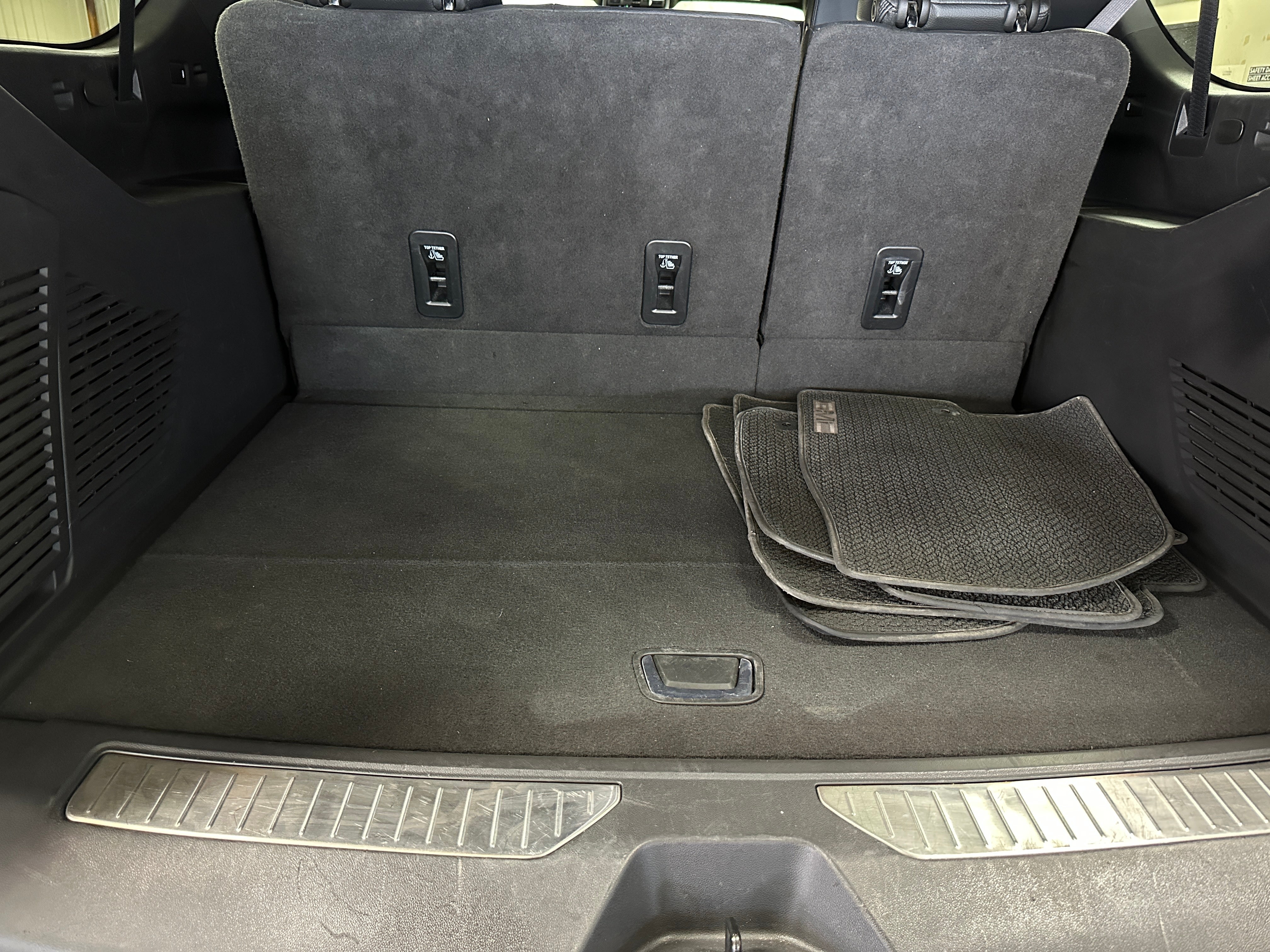 2023 GMC Yukon XL Denali 6