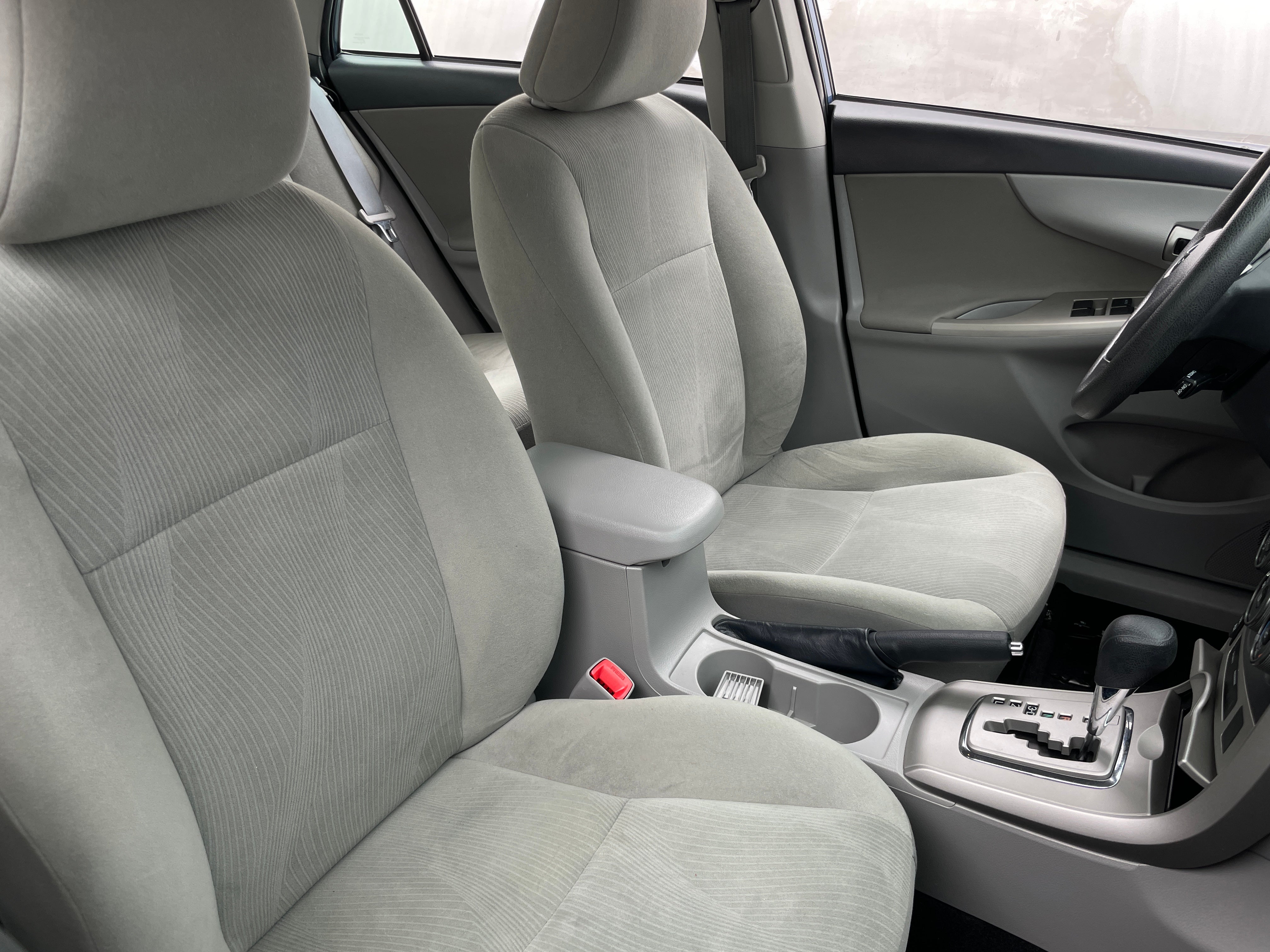 2013 Toyota Corolla LE 2