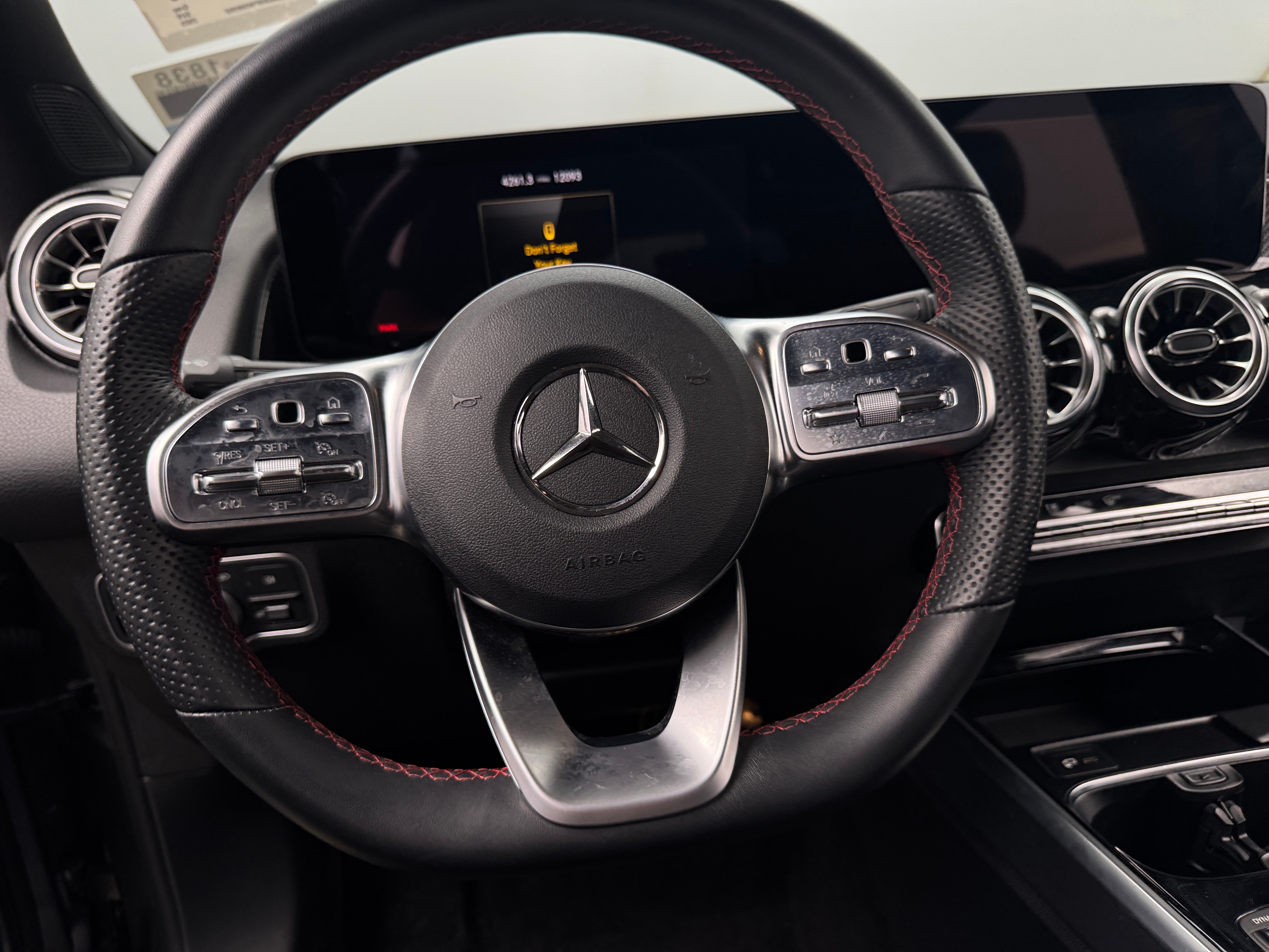 2023 Mercedes-Benz GLB 250 4