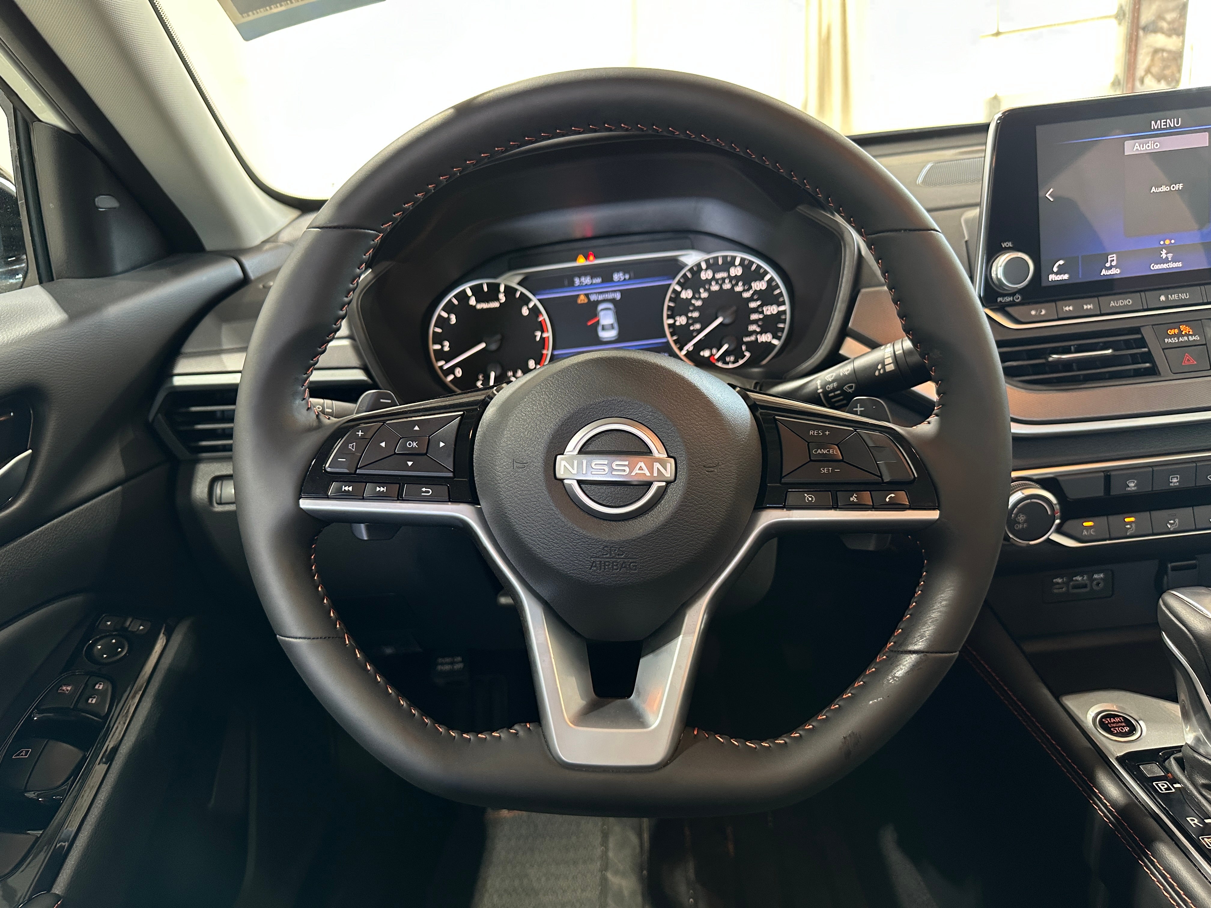 2025 Nissan Altima SR 4