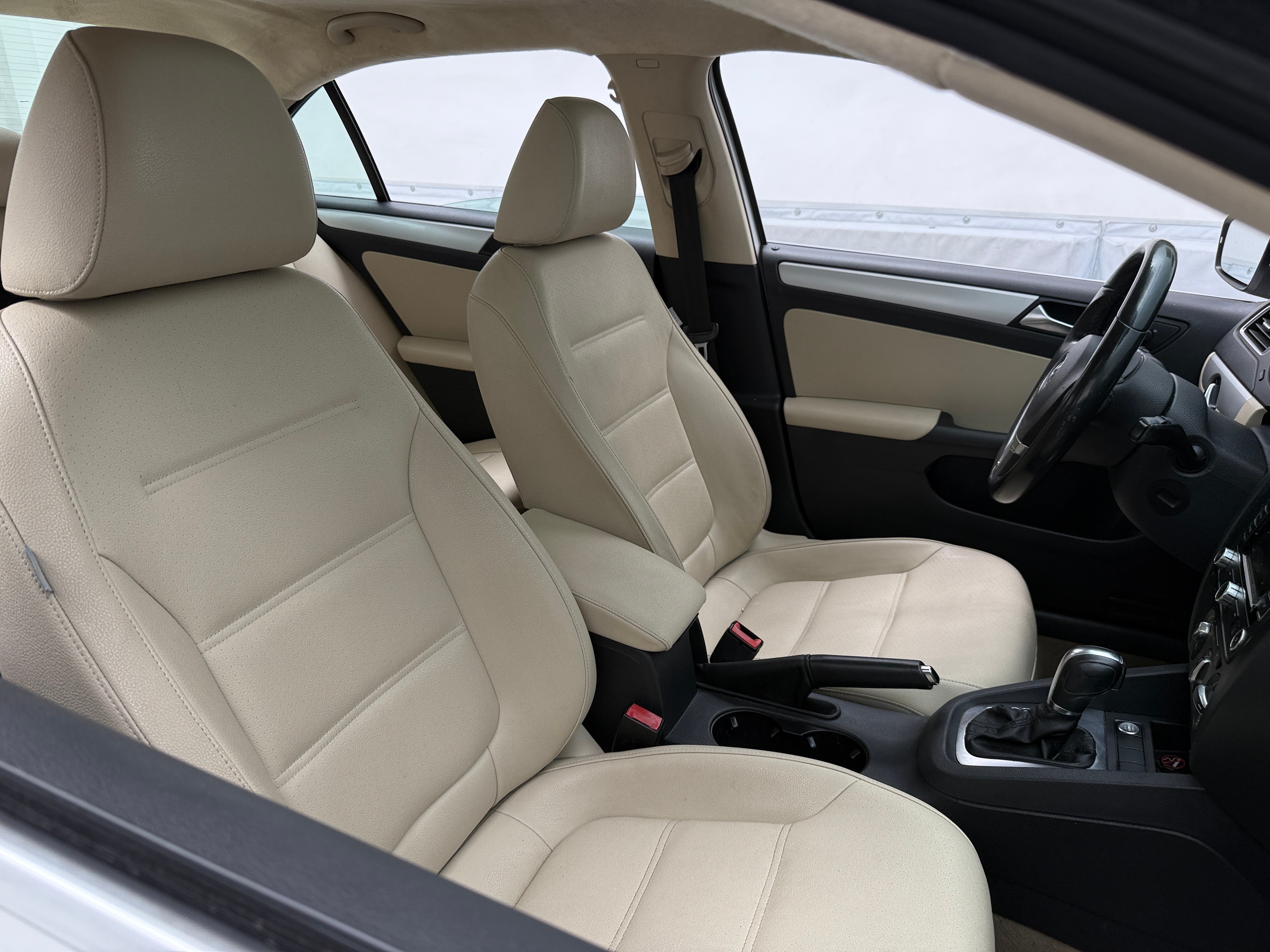 2012 Volkswagen Jetta SEL 2