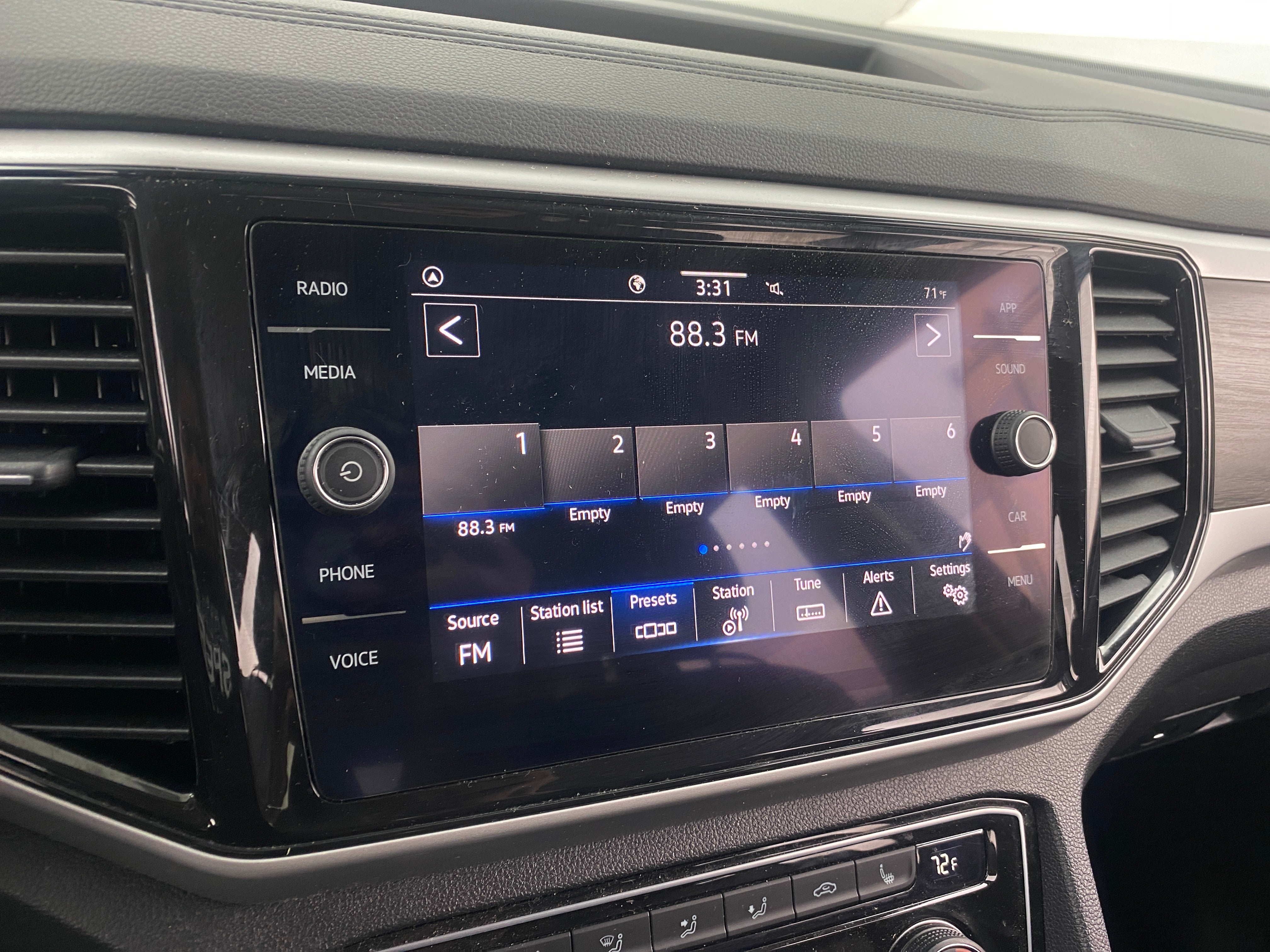 2022 Volkswagen Atlas SE 3