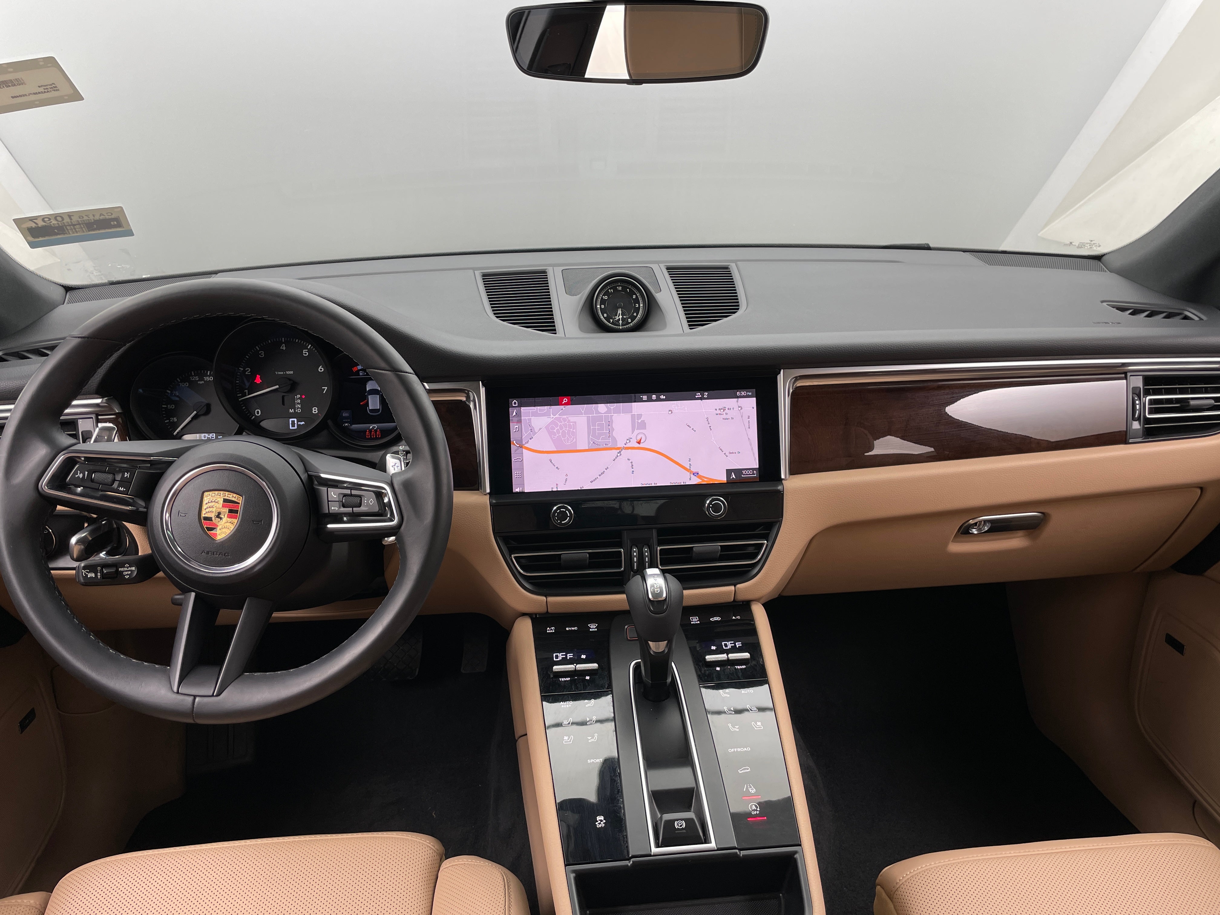 2023 Porsche Macan Base 2
