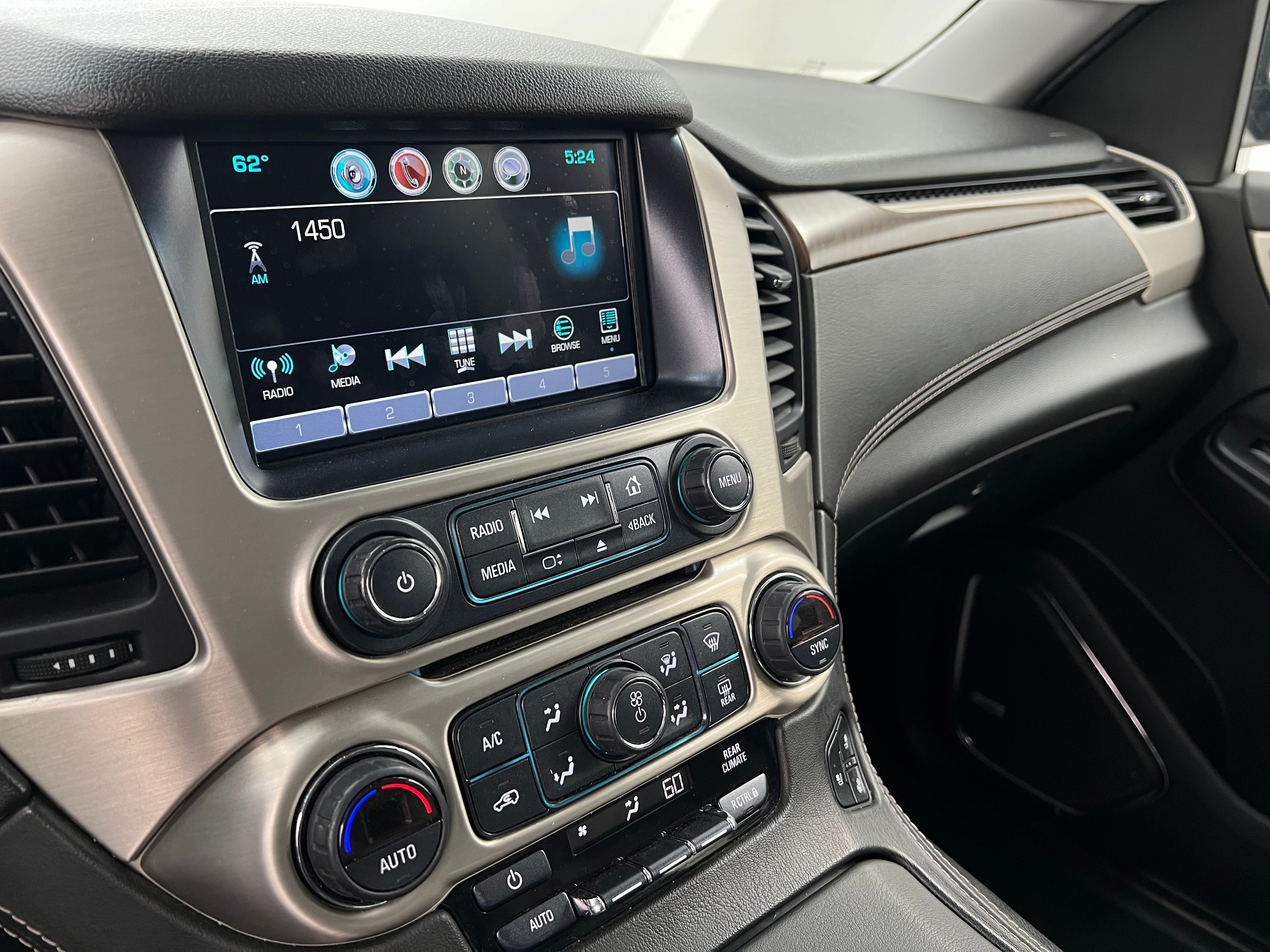 2019 GMC Yukon XL Denali 3