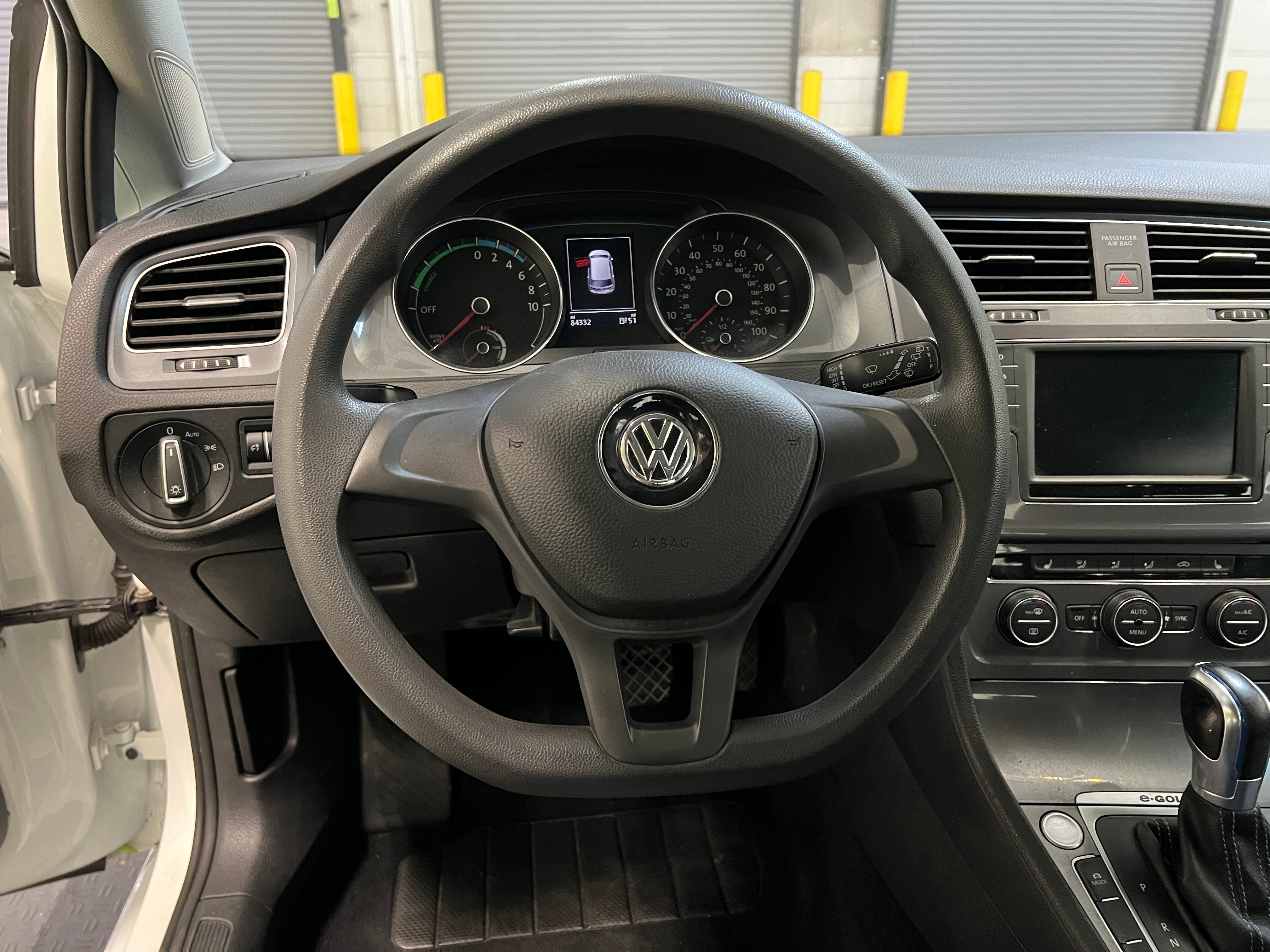 2016 Volkswagen e-Golf SE 5