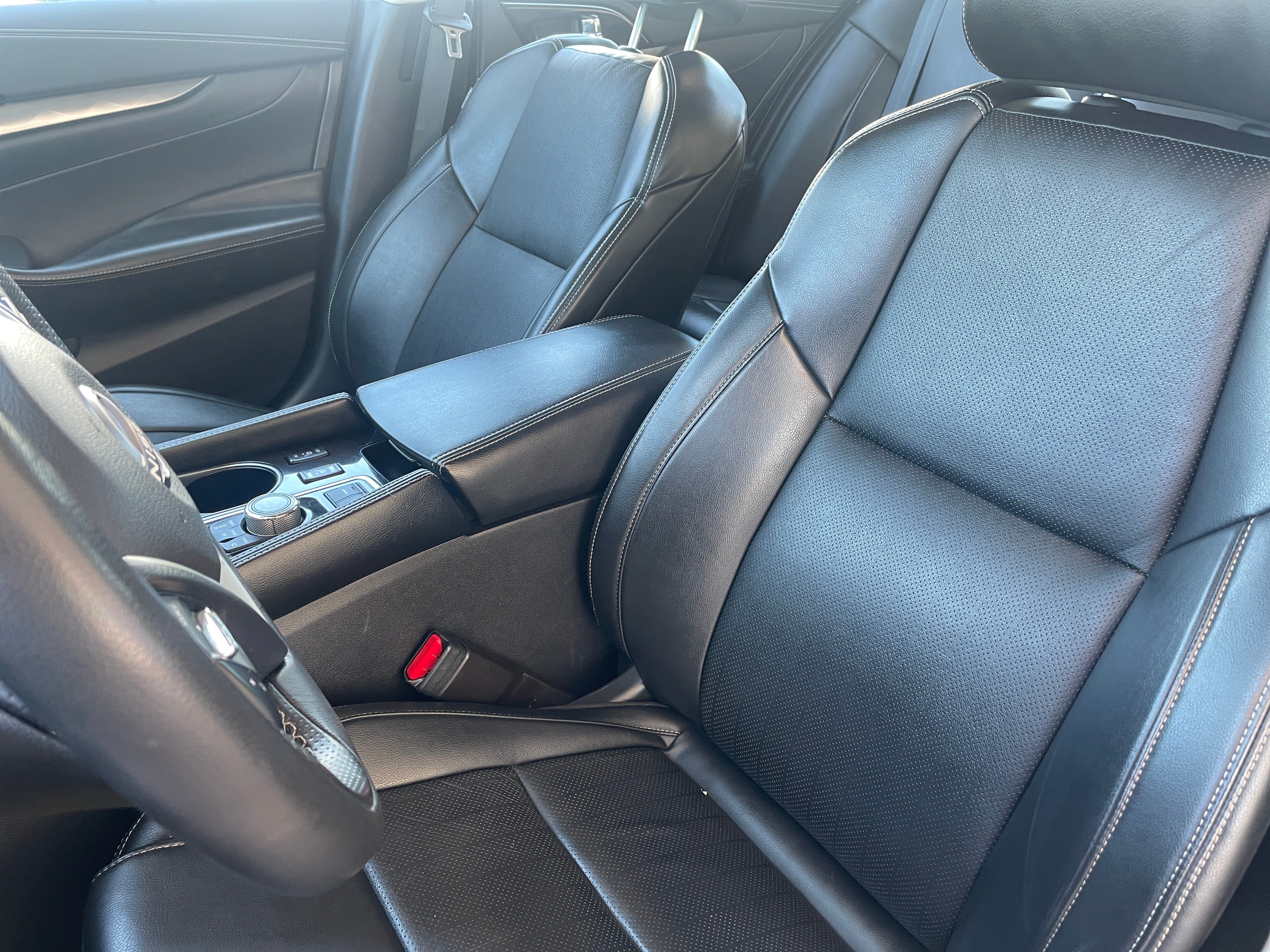 2023 Nissan Maxima SV 2