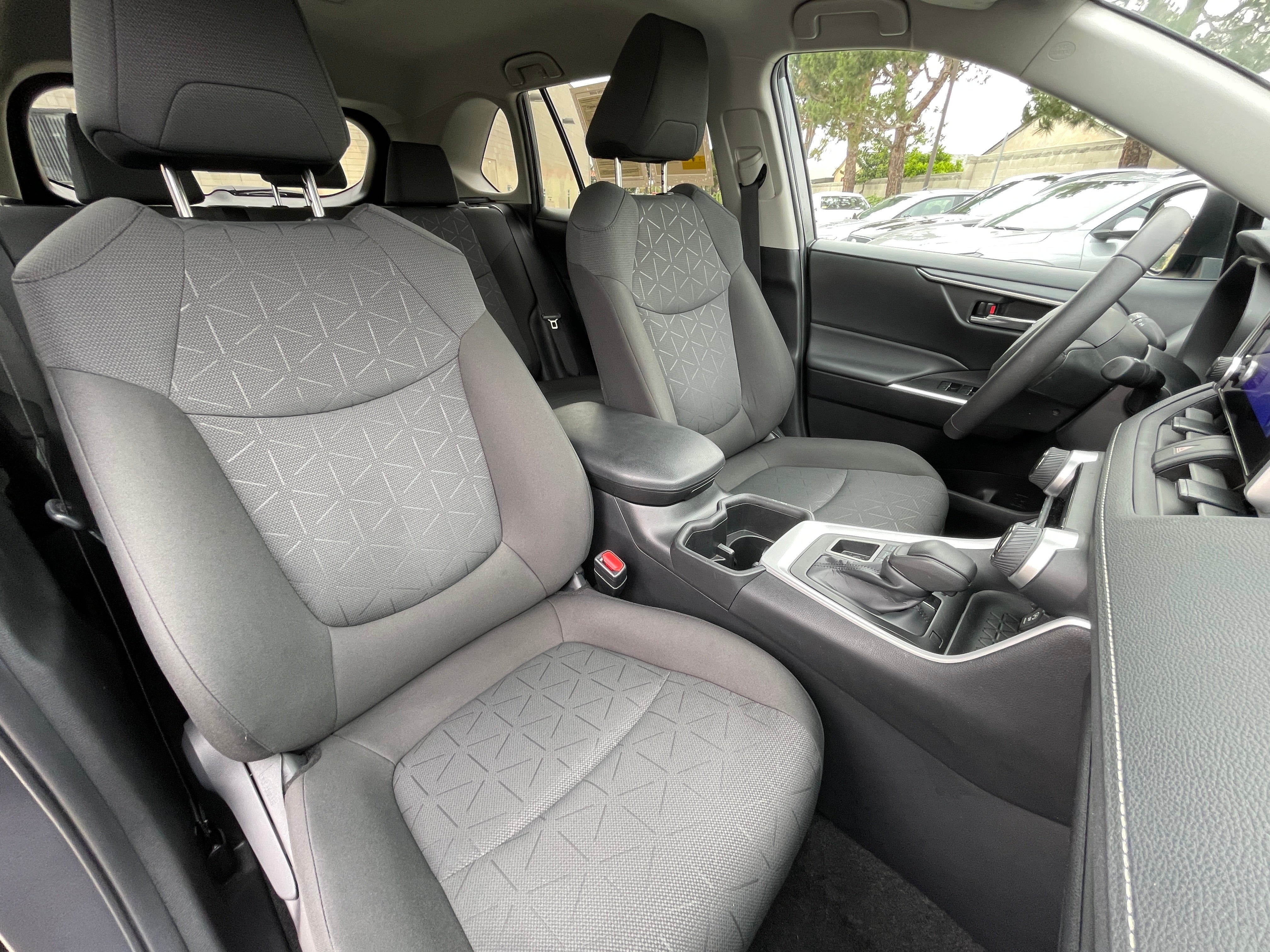 2024 Toyota RAV4 XLE 2