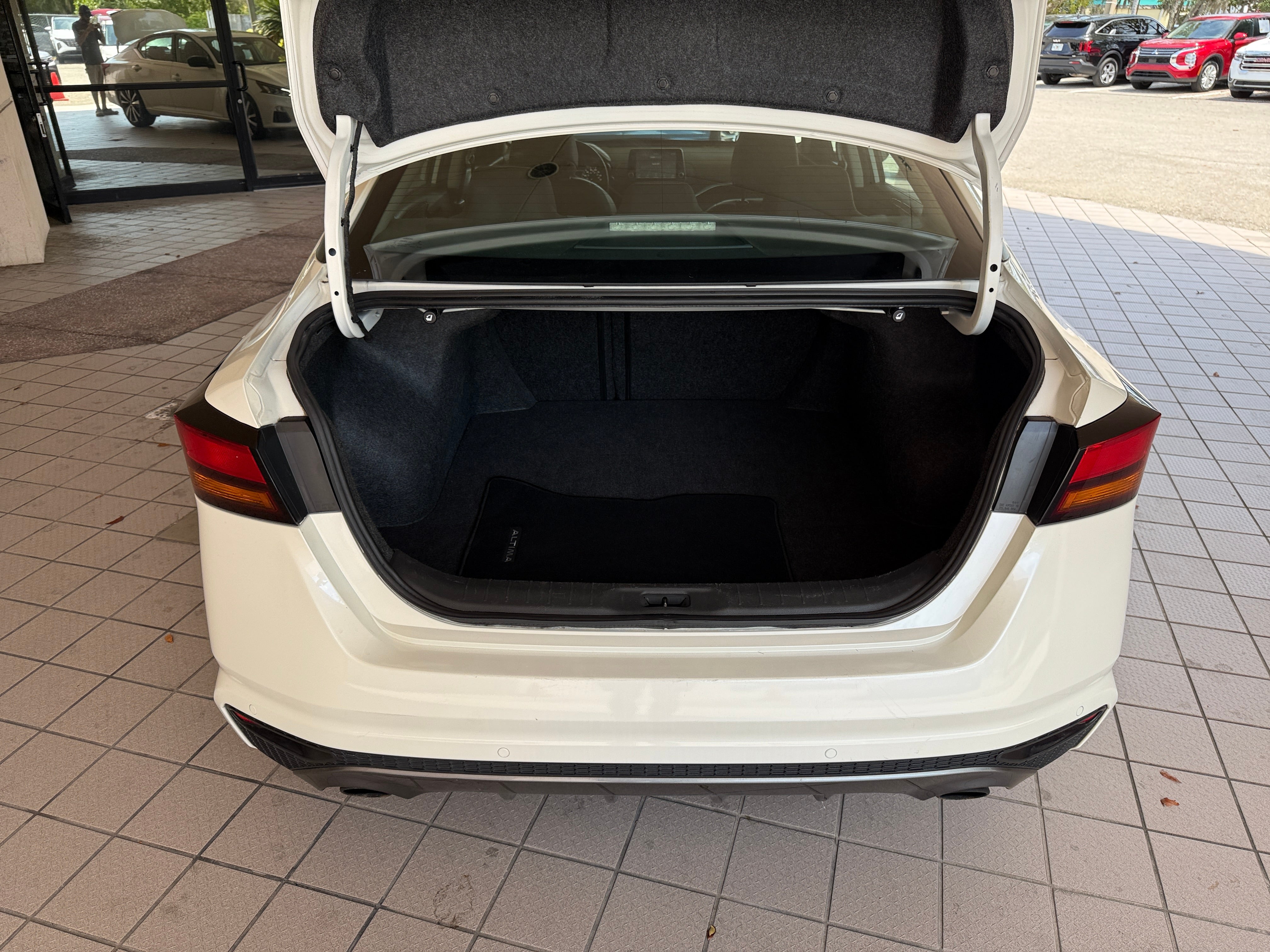 2020 Nissan Altima SR 3